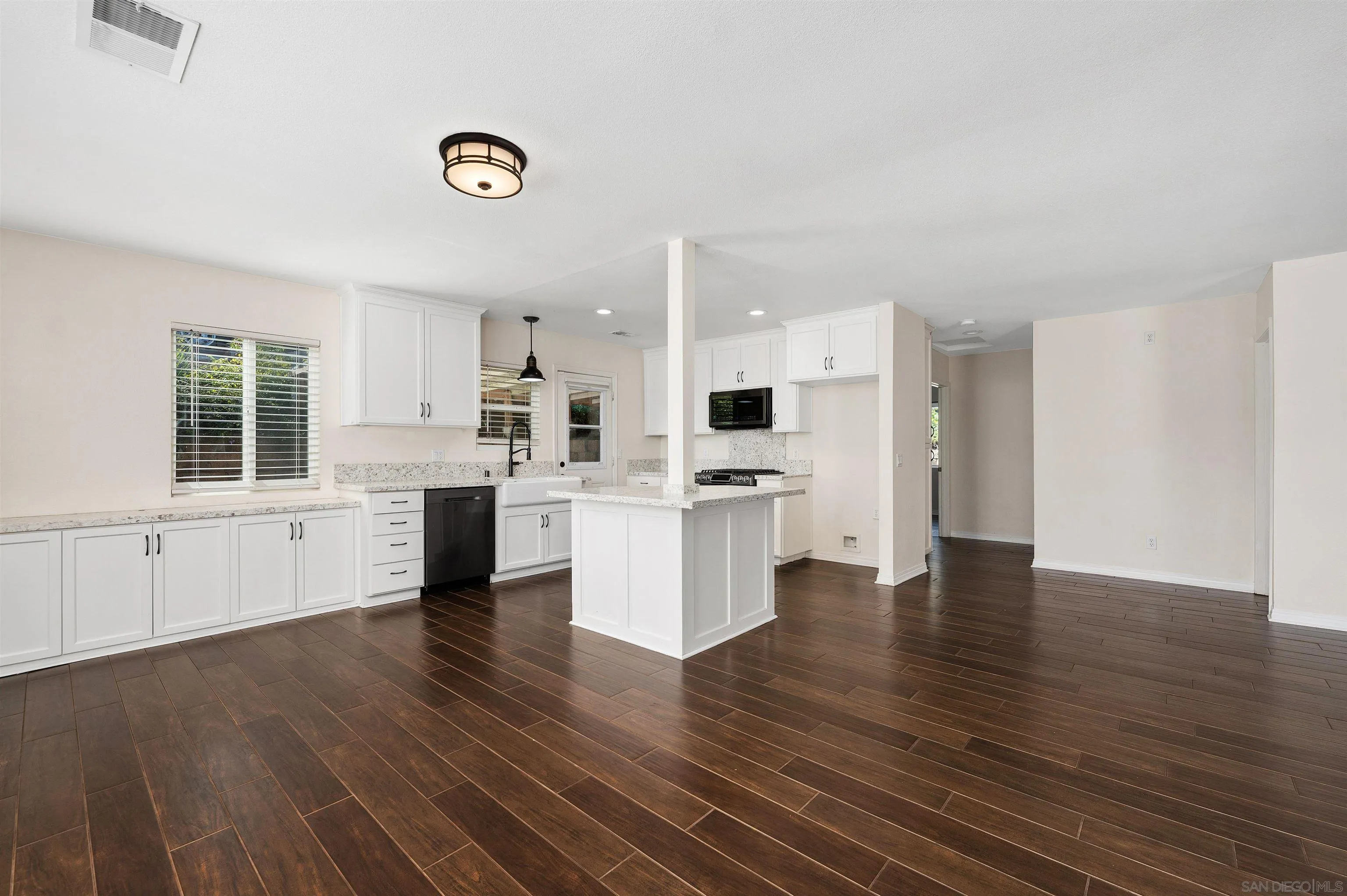 Santee, California, 92071, United States, 3 Bedrooms Bedrooms, ,2 BathroomsBathrooms,Residential,For Sale,1991920