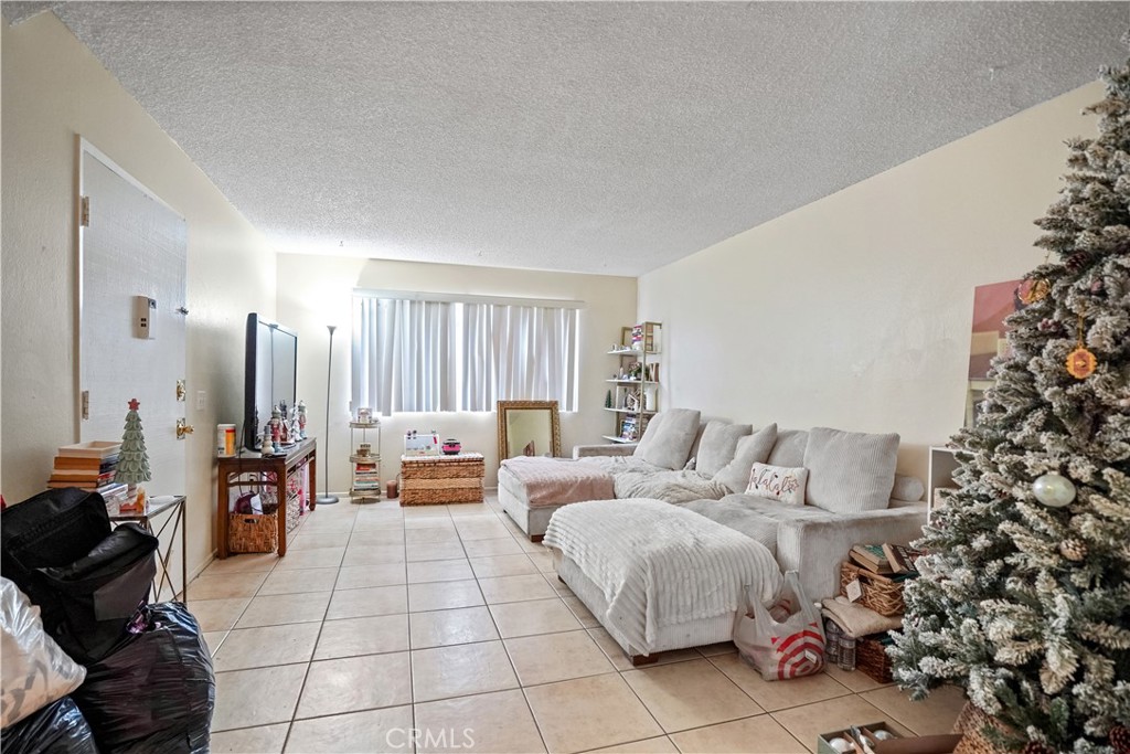 West Hills, California, 91307, United States, ,Residential,For Sale,1999055