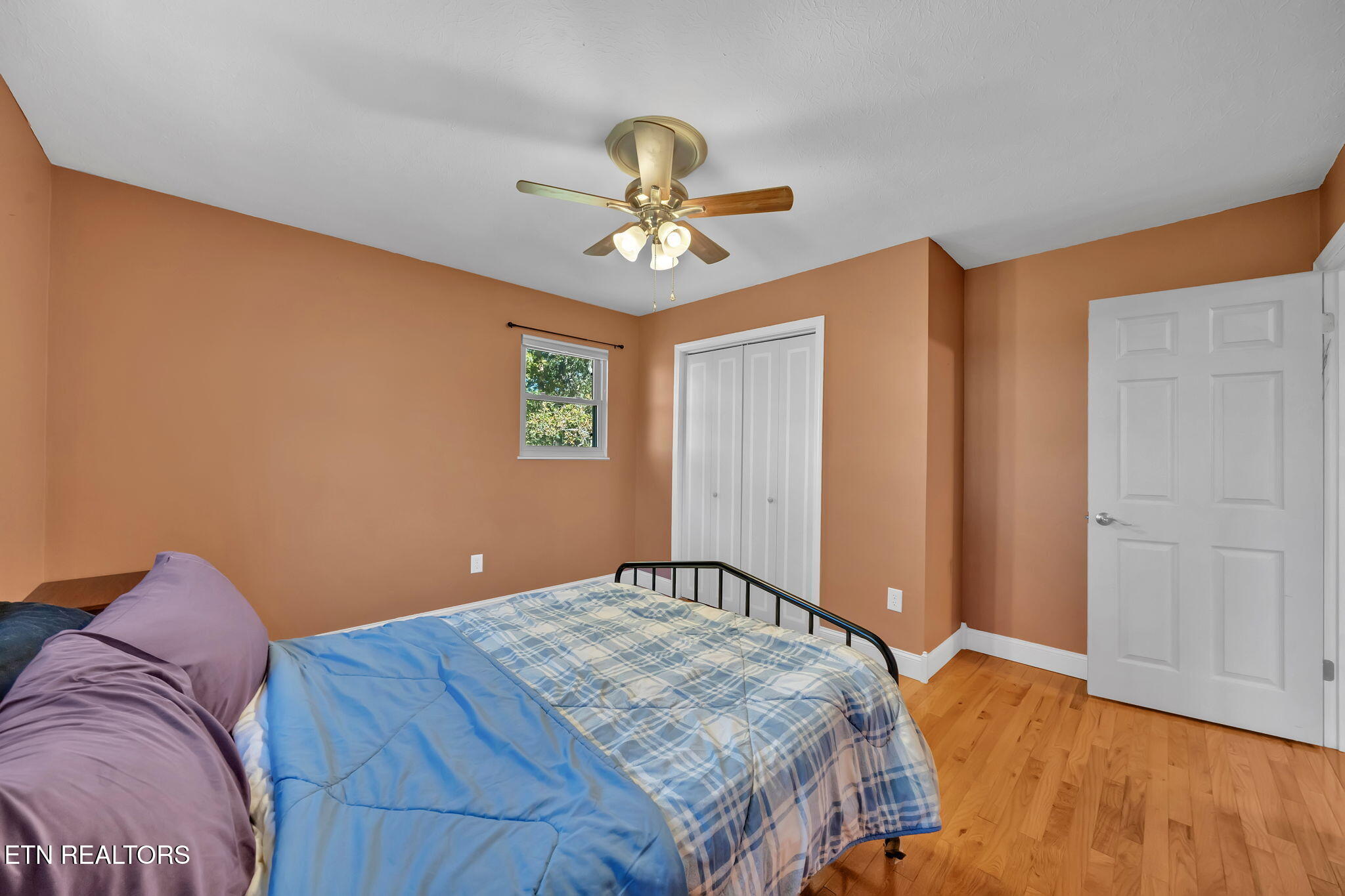 Kingston, Tennessee, 37763, United States, 3 Bedrooms Bedrooms, ,4 BathroomsBathrooms,Residential,For Sale,1964876