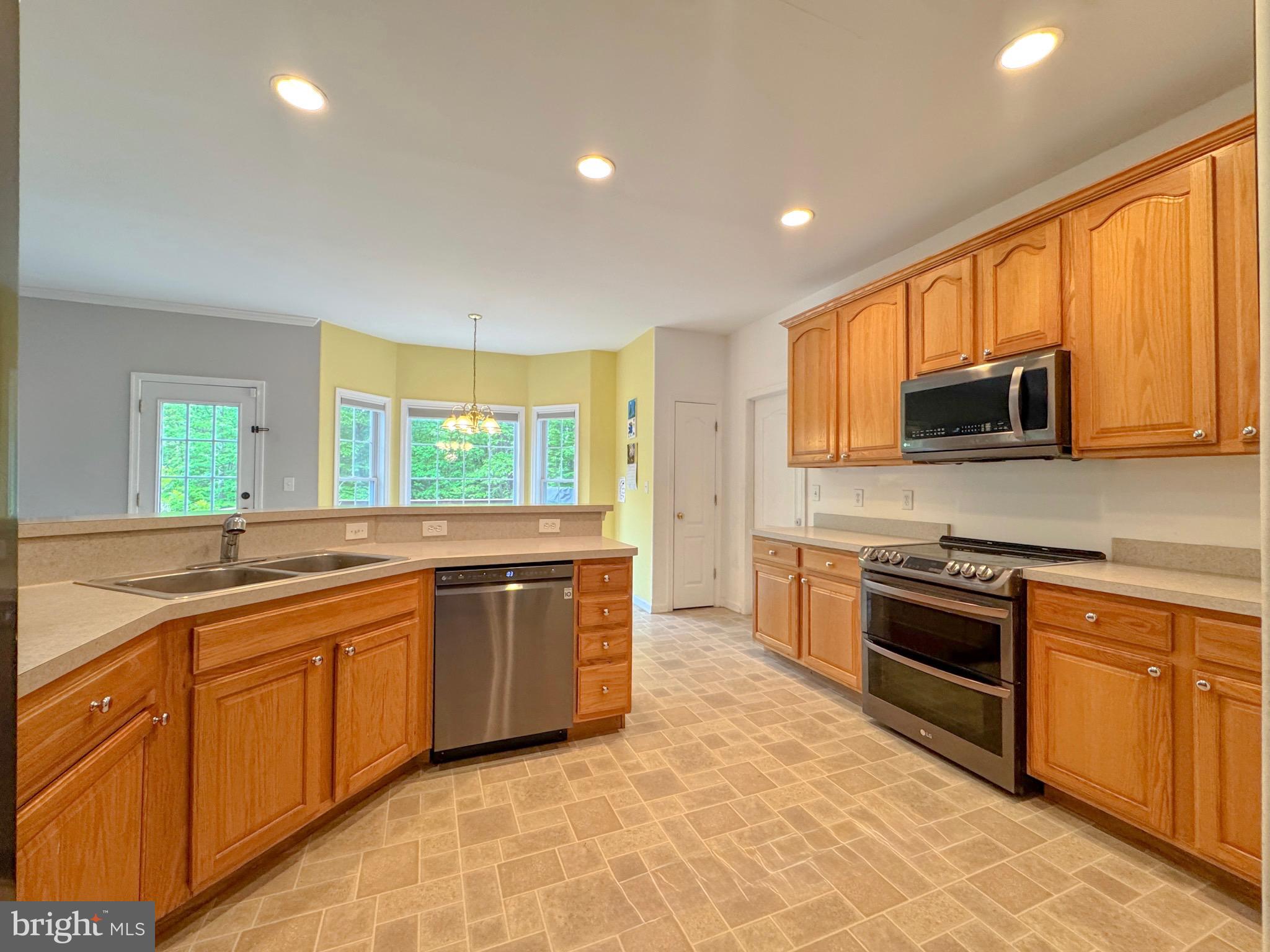 Fredericksburg, Virginia, 22408, United States, 5 Bedrooms Bedrooms, ,4 BathroomsBathrooms,Residential,For Sale,2043363