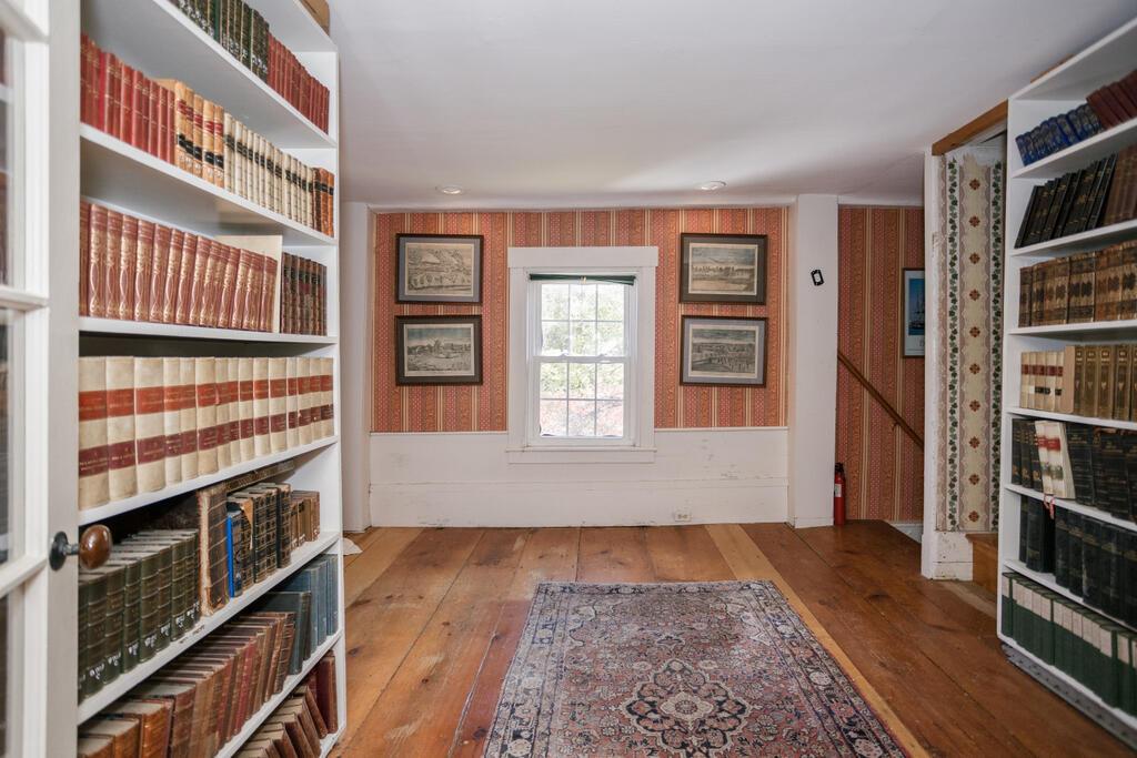 Farmington, Maine, 04938, United States, 5 Bedrooms Bedrooms, ,3 BathroomsBathrooms,Residential,For Sale,1960728