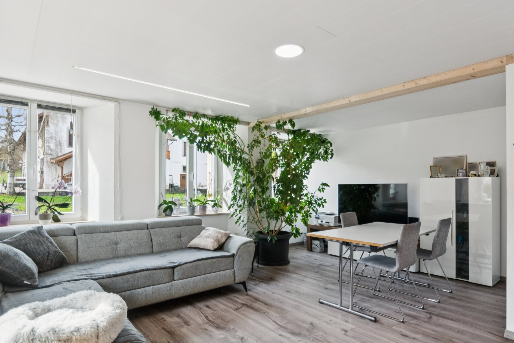  Unlimited Potential Along the Strategic Axis: A Property with Character and Endl - 物件實景