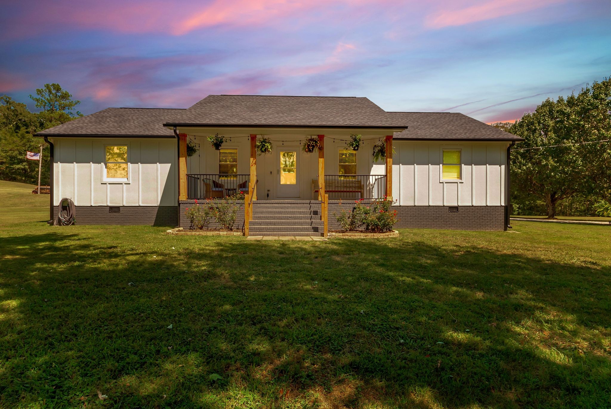 Pulaski, Tennessee, 38478, United States, 4 Bedrooms Bedrooms, ,2 BathroomsBathrooms,Residential,For Sale,1932287