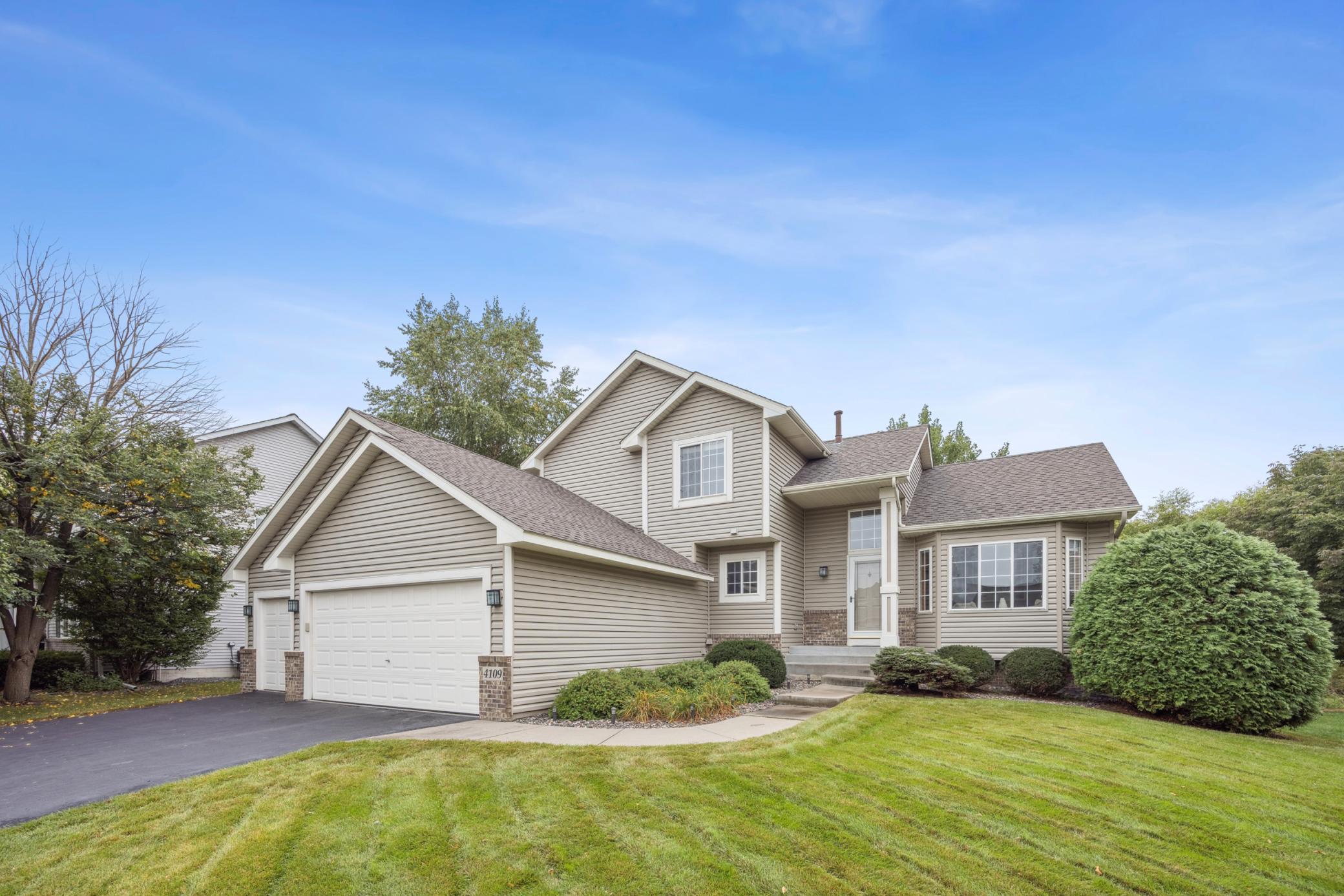 Brooklyn Park, Minnesota, 55443, United States, 4 Bedrooms Bedrooms, ,4 BathroomsBathrooms,Residential,For Sale,1951377