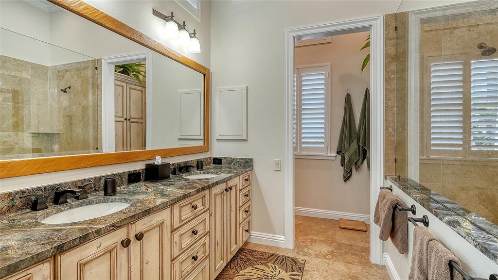 Longboat Key, Florida, 34228, United States, 3 Bedrooms Bedrooms, ,4 BathroomsBathrooms,Residential,For Sale,1986320