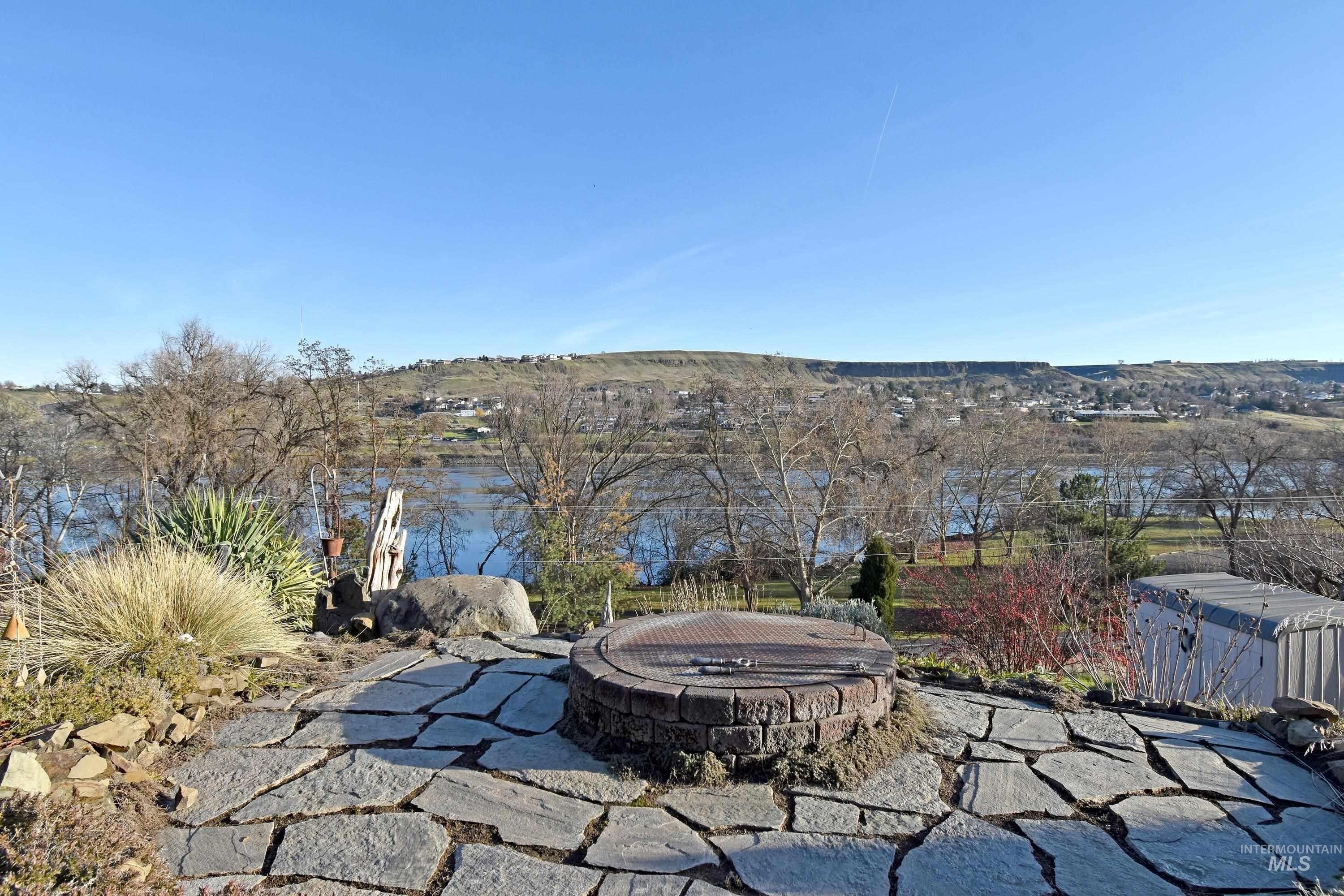 Clarkston, Washington, 99403, United States, 4 Bedrooms Bedrooms, ,2 BathroomsBathrooms,Residential,For Sale,2011343