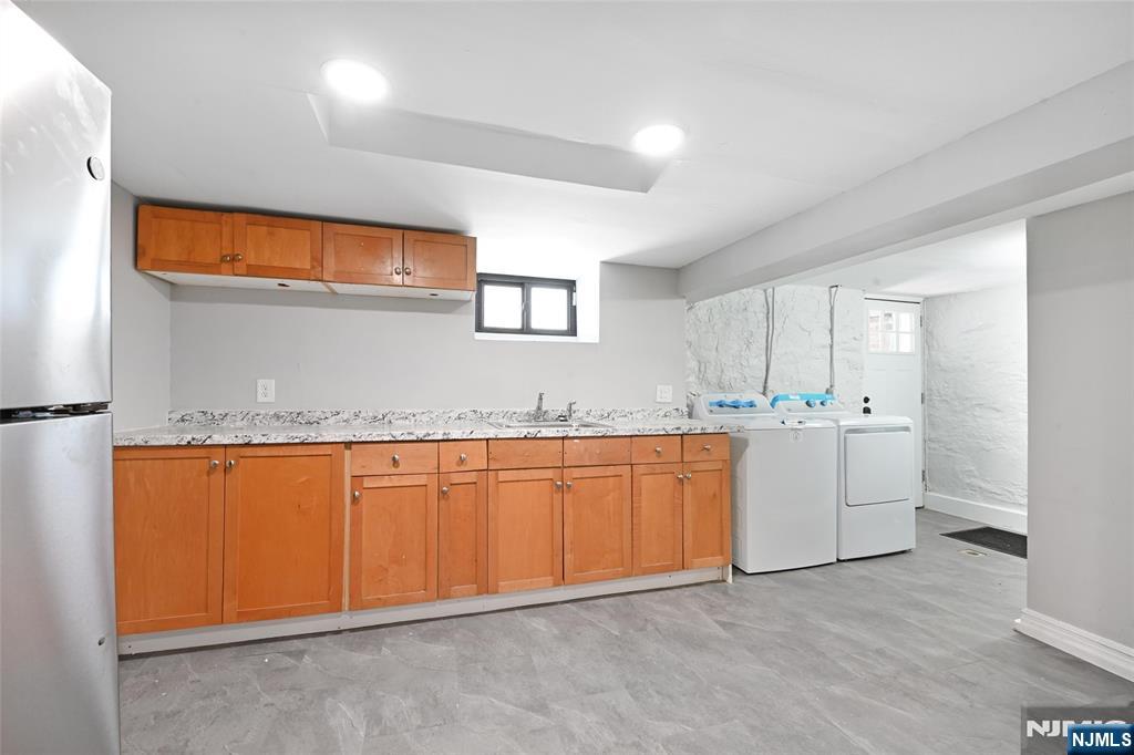 Jersey City, New Jersey, 07306, United States, 9 Bedrooms Bedrooms, ,6 BathroomsBathrooms,Residential,For Sale,1926264