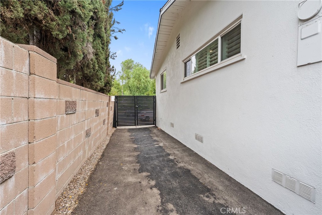 Woodland Hills, California, 91364, United States, 3 Bedrooms Bedrooms, ,2 BathroomsBathrooms,Residential,For Sale,1902441