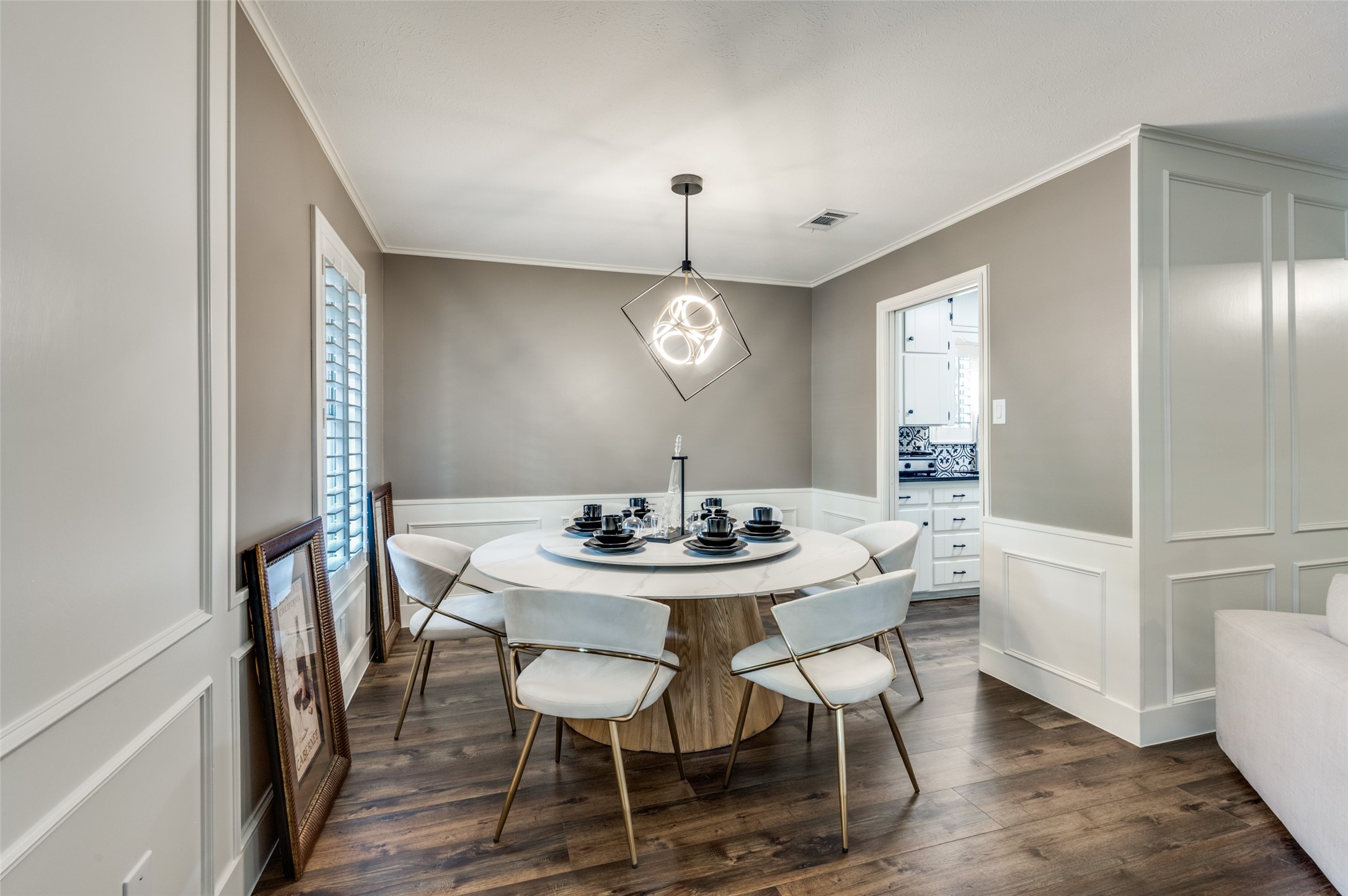 Arlington, Texas, 76017, United States, 3 Bedrooms Bedrooms, ,4 BathroomsBathrooms,Residential,For Sale,1934501