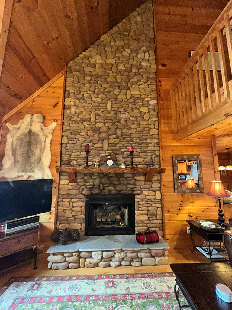 Blue Ridge, Georgia, 30513, United States, 3 Bedrooms Bedrooms, ,3 BathroomsBathrooms,Residential,For Sale,1965953