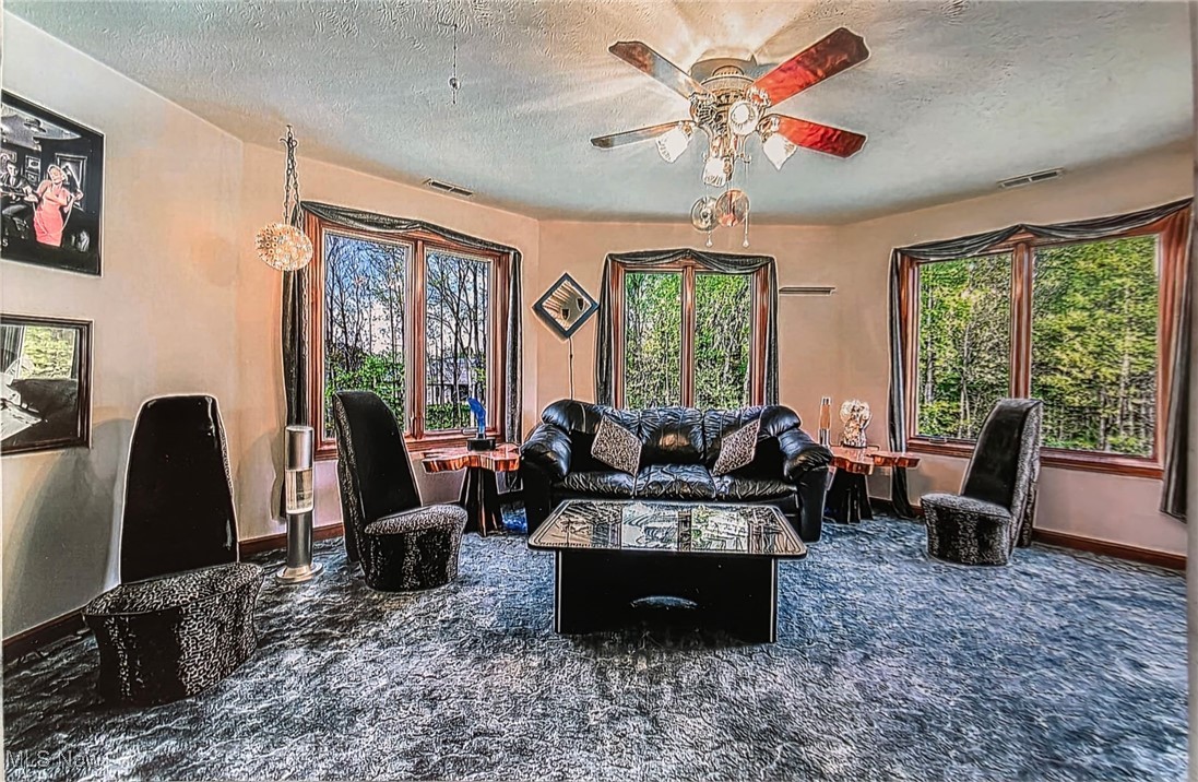Valley City, Ohio, 44280, United States, 4 Bedrooms Bedrooms, ,5 BathroomsBathrooms,Residential,For Sale,1836781