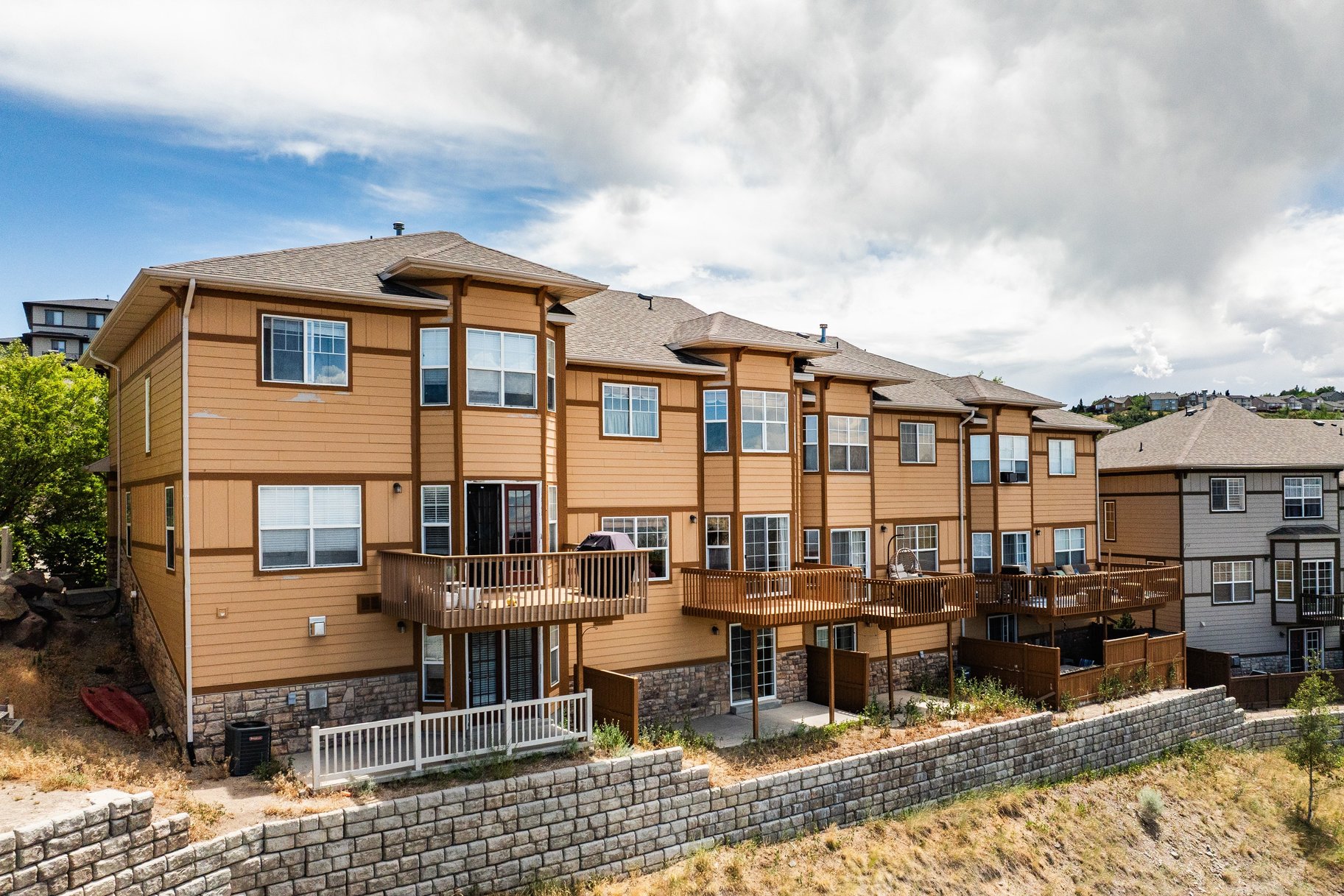  Suncrest Townhouse with Impeccable Valley Views - 物件實景