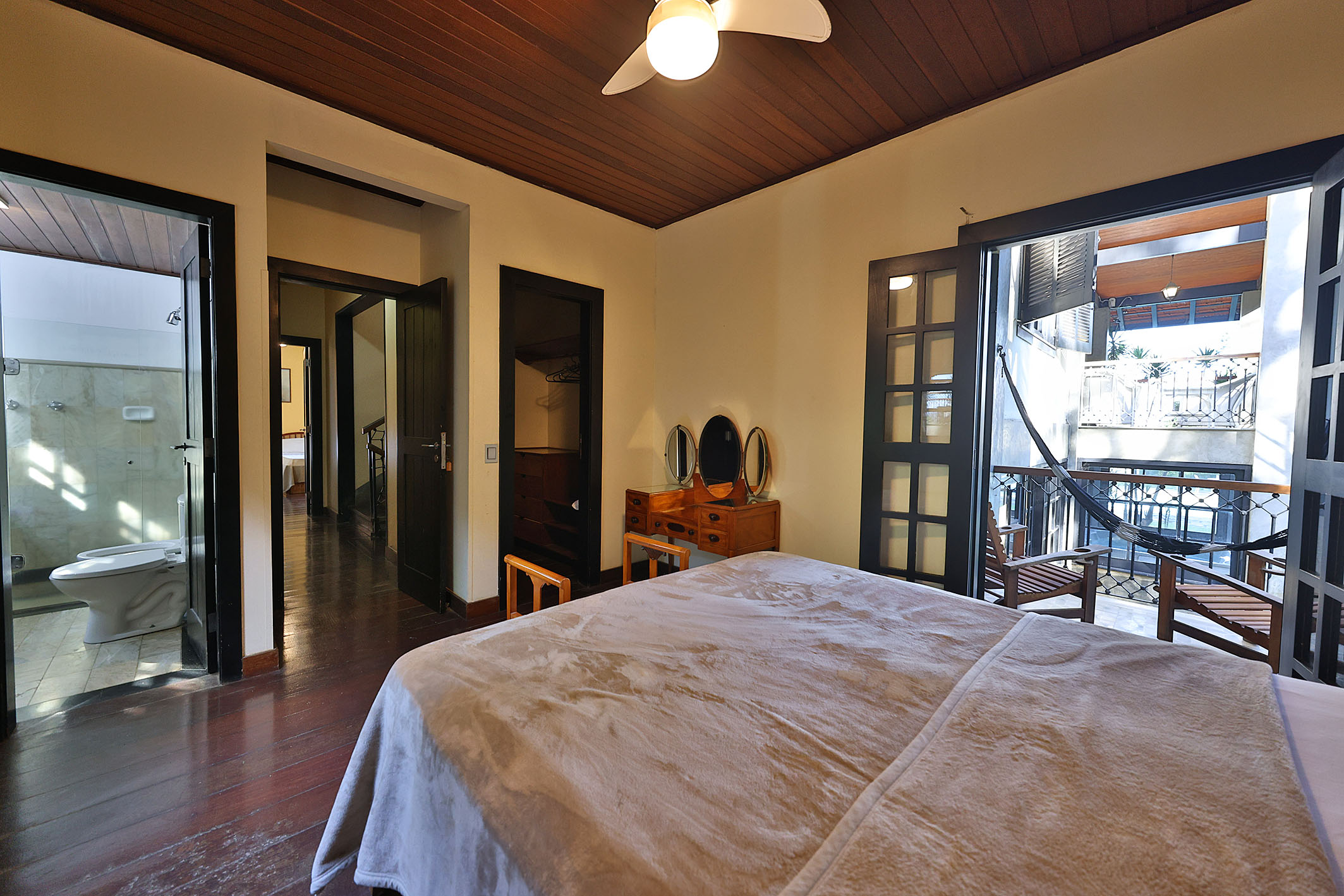  Mountain retreat with comprehensive leisure amenities and guest accommodations - 物件實景