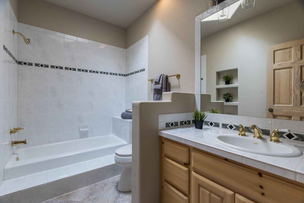 Sandia Park, New Mexico, 87047, United States, 2 Bedrooms Bedrooms, ,3 BathroomsBathrooms,Residential,For Sale,2003021