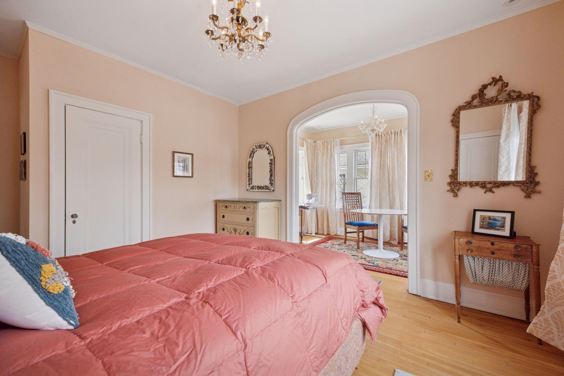 Saint Paul, Minnesota, 55105, United States, 5 Bedrooms Bedrooms, ,3 BathroomsBathrooms,Residential,For Sale,1767572