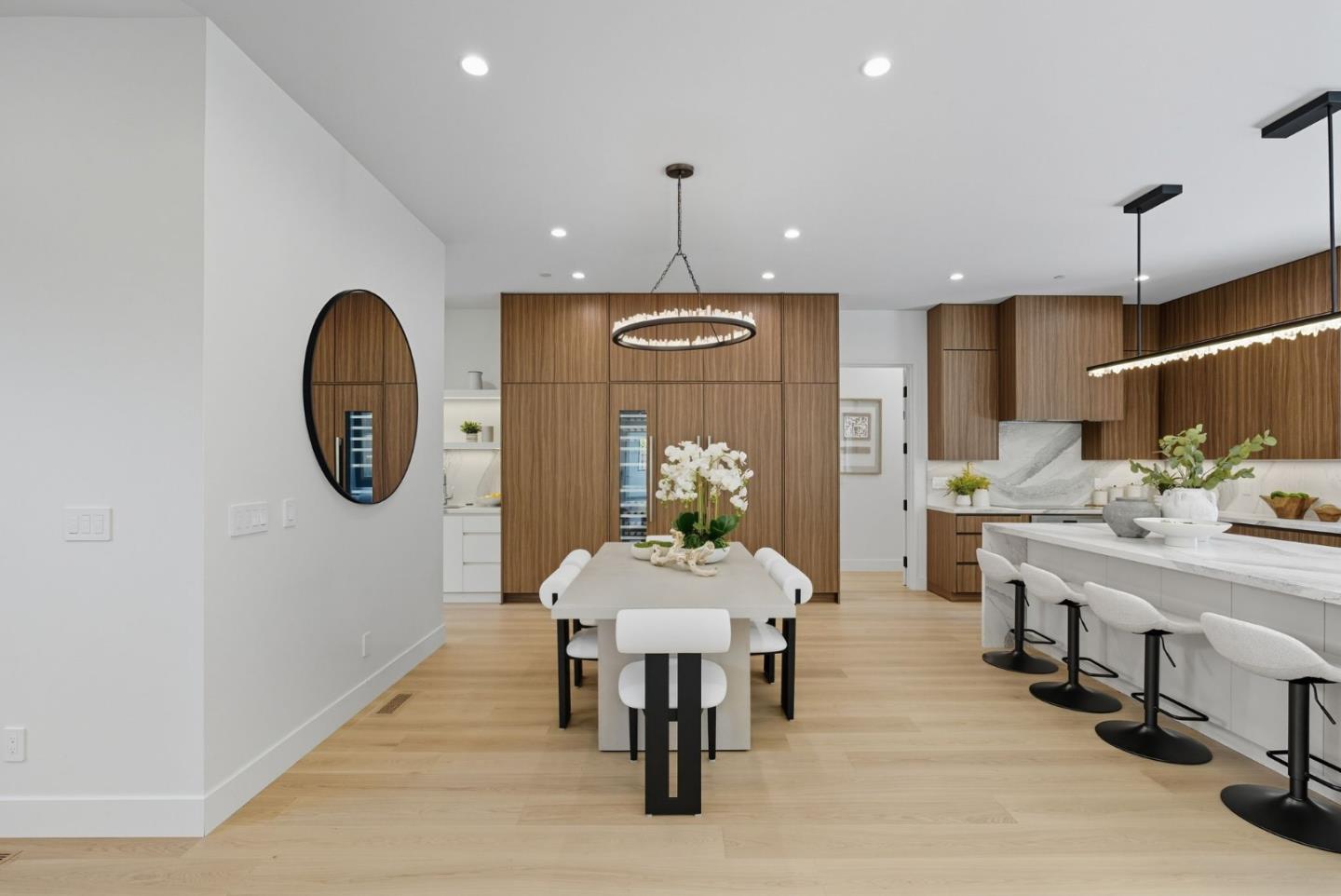 Menlo Park, California, 94025, United States, 6 Bedrooms Bedrooms, ,7 BathroomsBathrooms,Residential,For Sale,1947482