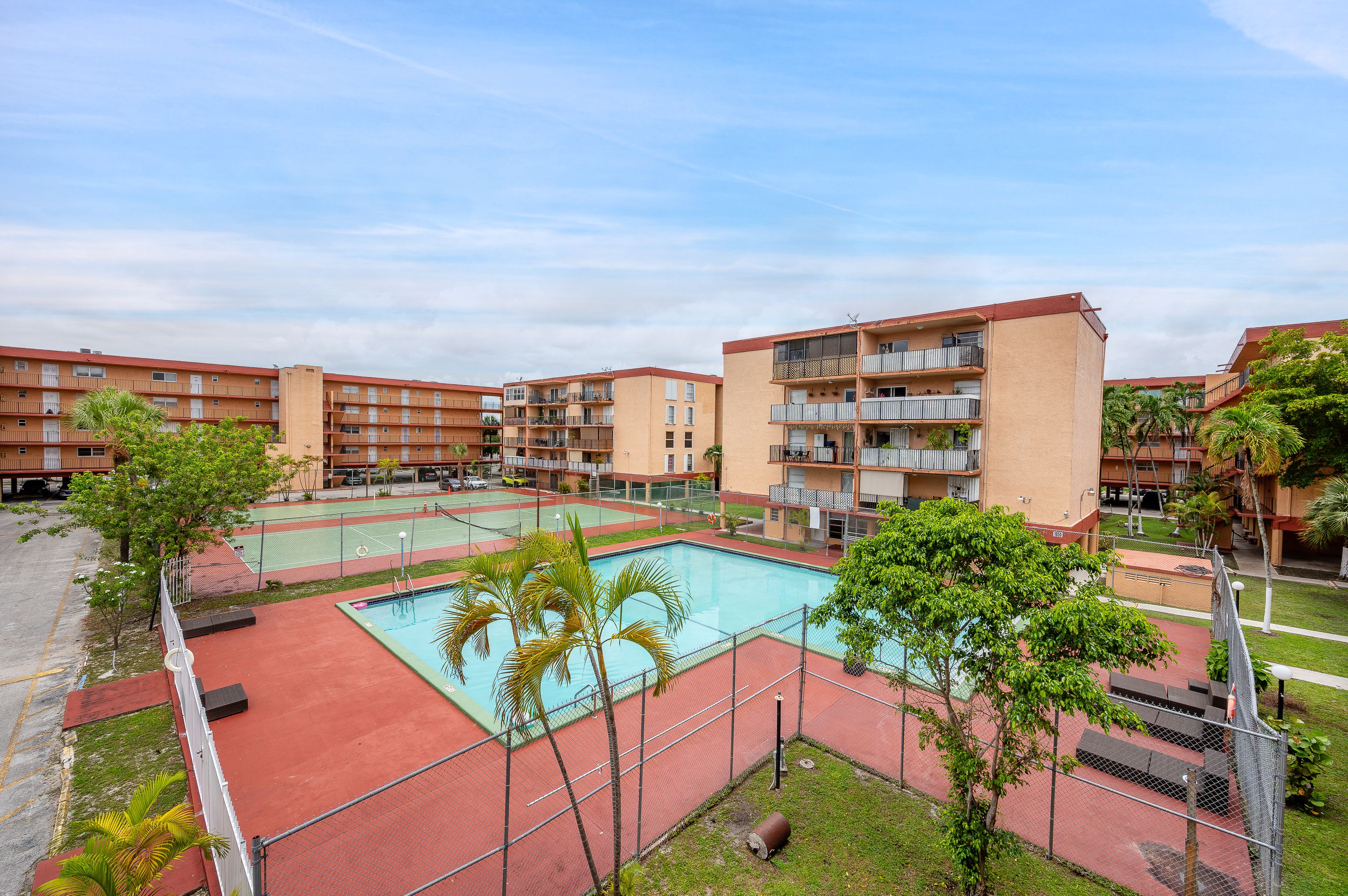  1910 W 56th St, Hialeah, FL, 33012 - 物件實景