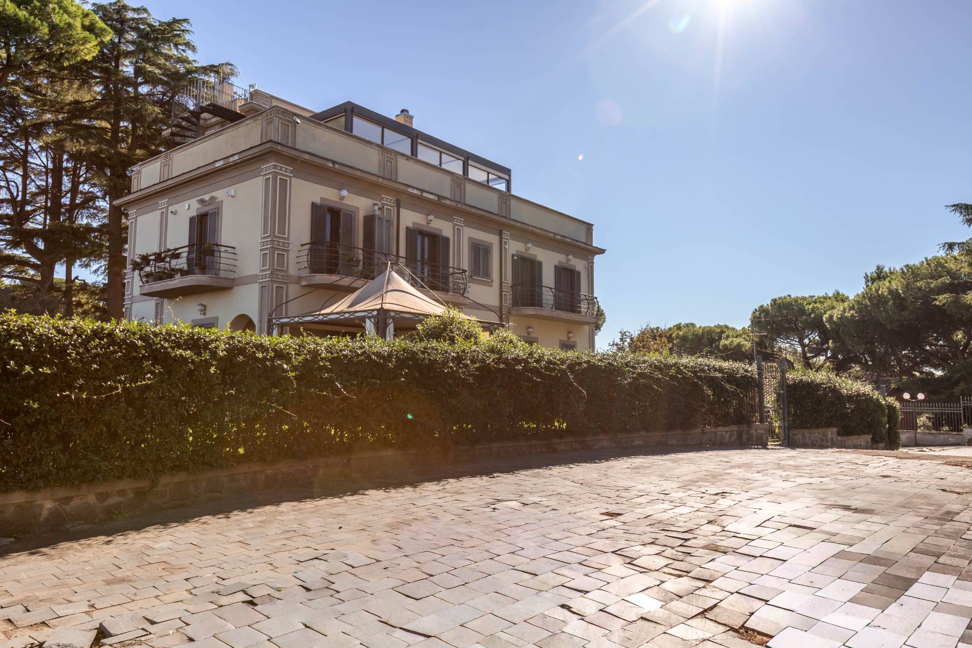 Grottaferrata, Roma, 00046, IT, 4 Bedrooms Bedrooms, ,2 BathroomsBathrooms,Residential,For Sale,1989453