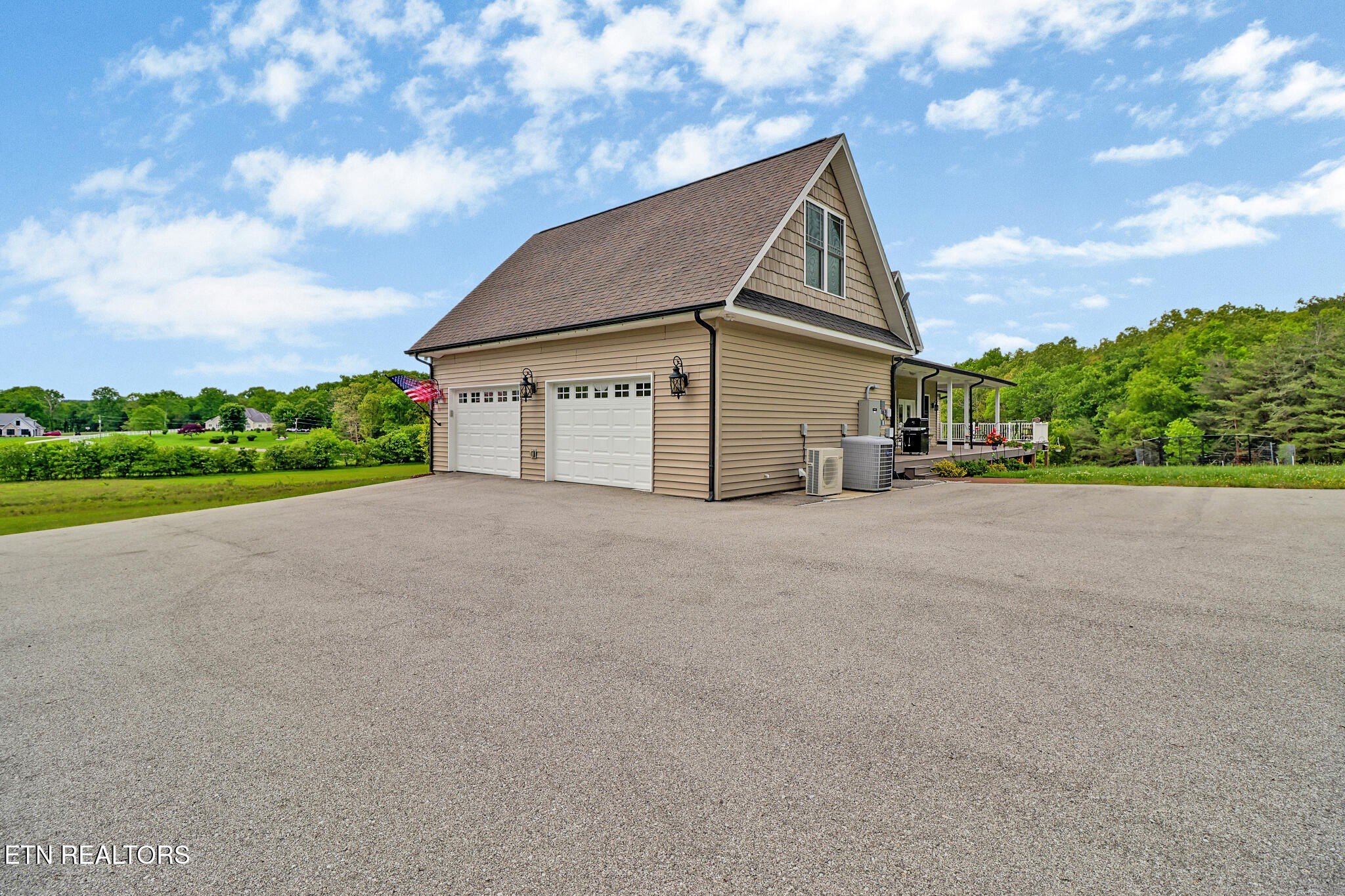 Crossville, Tennessee, 38555, United States, 3 Bedrooms Bedrooms, ,4 BathroomsBathrooms,Residential,For Sale,1977944