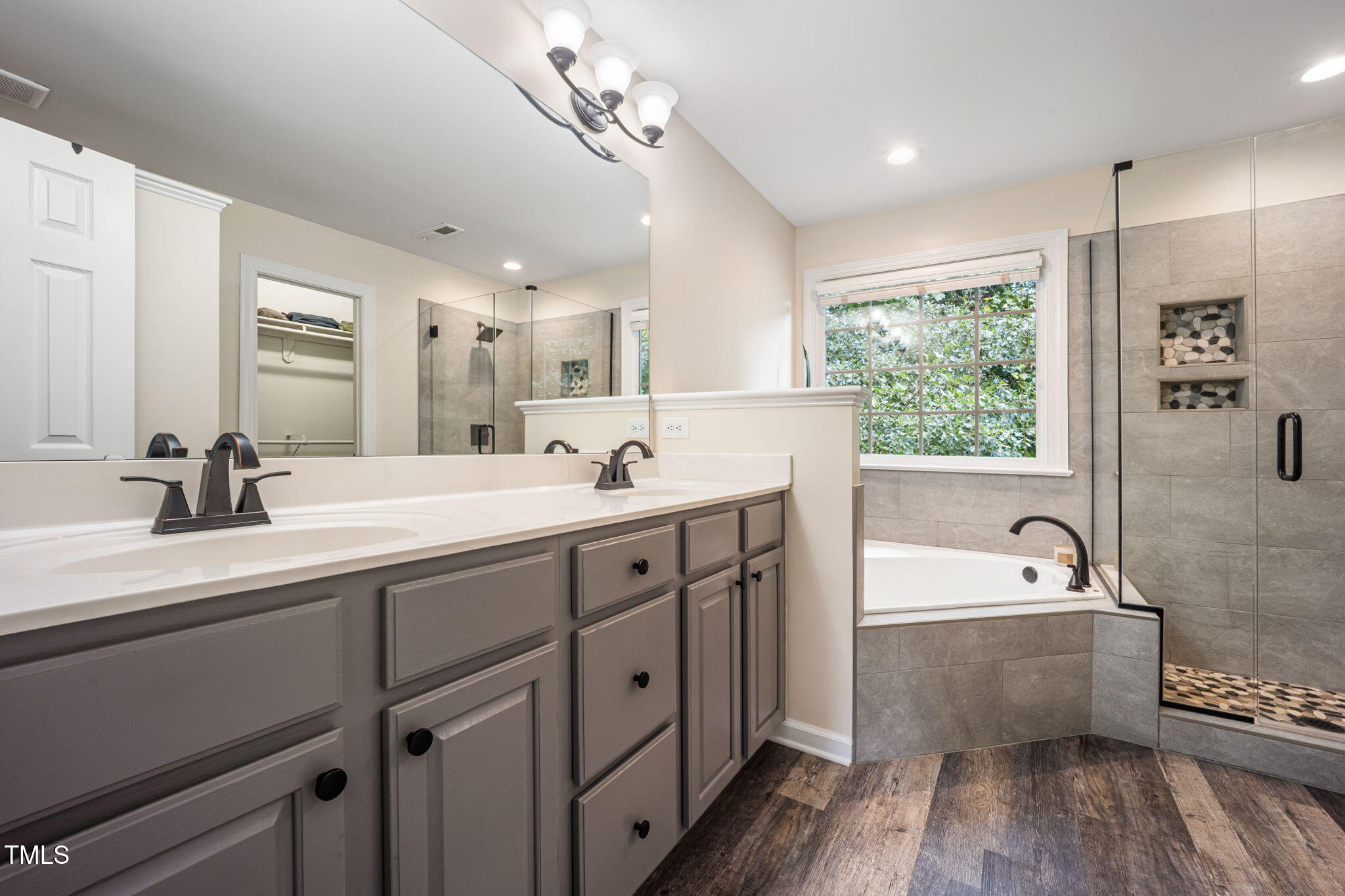 Apex, North Carolina, 27502, United States, 4 Bedrooms Bedrooms, ,3 BathroomsBathrooms,Residential,For Sale,1939175