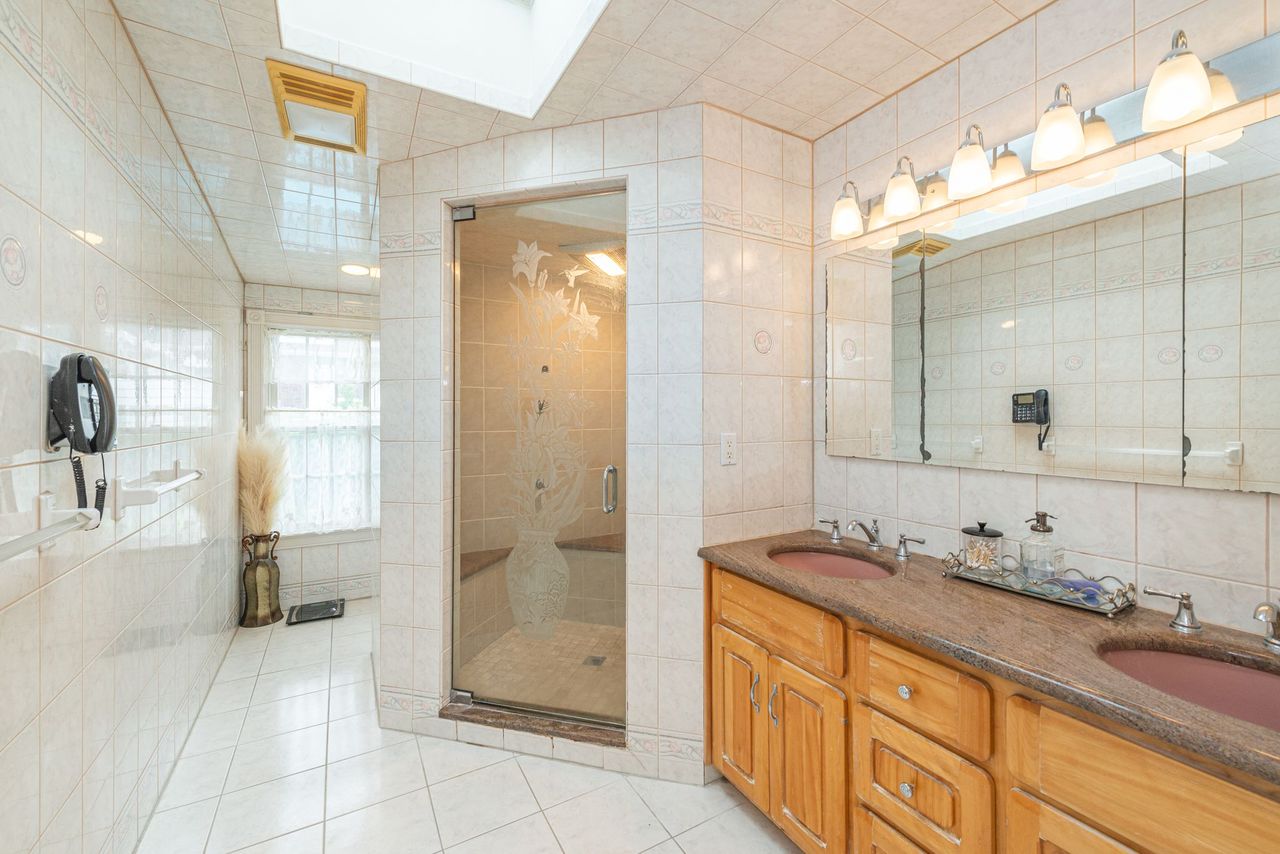 Wood Ridge, New Jersey, 07075, United States, 4 Bedrooms Bedrooms, ,4 BathroomsBathrooms,Residential,For Sale,1978112