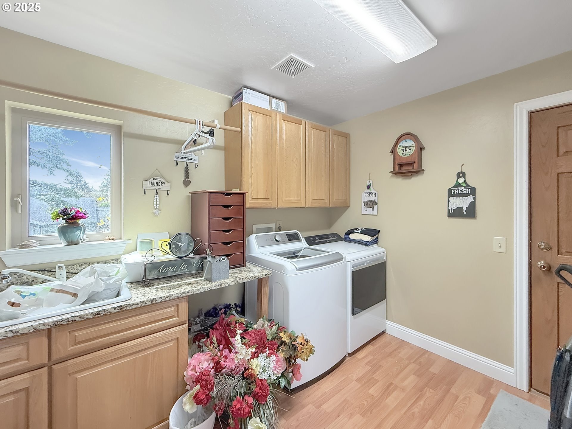 Brookings, Oregon, 97415, United States, 3 Bedrooms Bedrooms, ,3 BathroomsBathrooms,Residential,For Sale,1983879