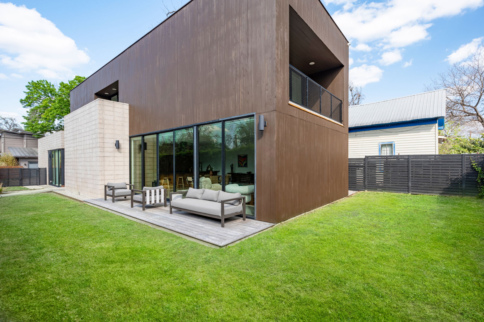  E. 2nd Sancuarty - 物件實景