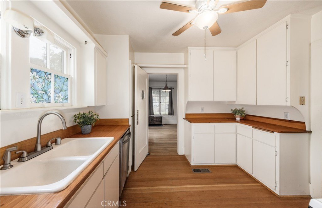 Redlands, California, 92373, United States, 3 Bedrooms Bedrooms, ,2 BathroomsBathrooms,Residential,For Sale,1929009