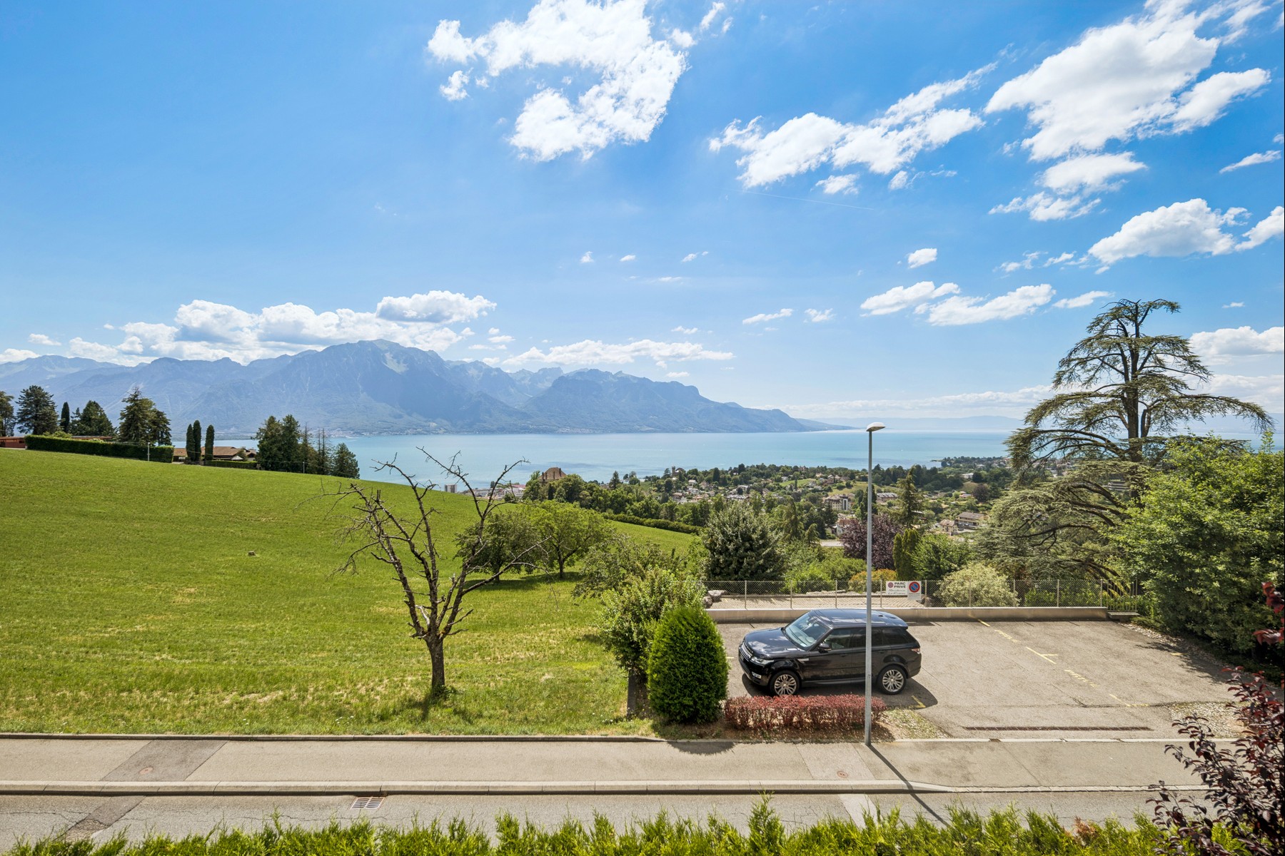  Panoramic view from this contemporary villa - 物件實景