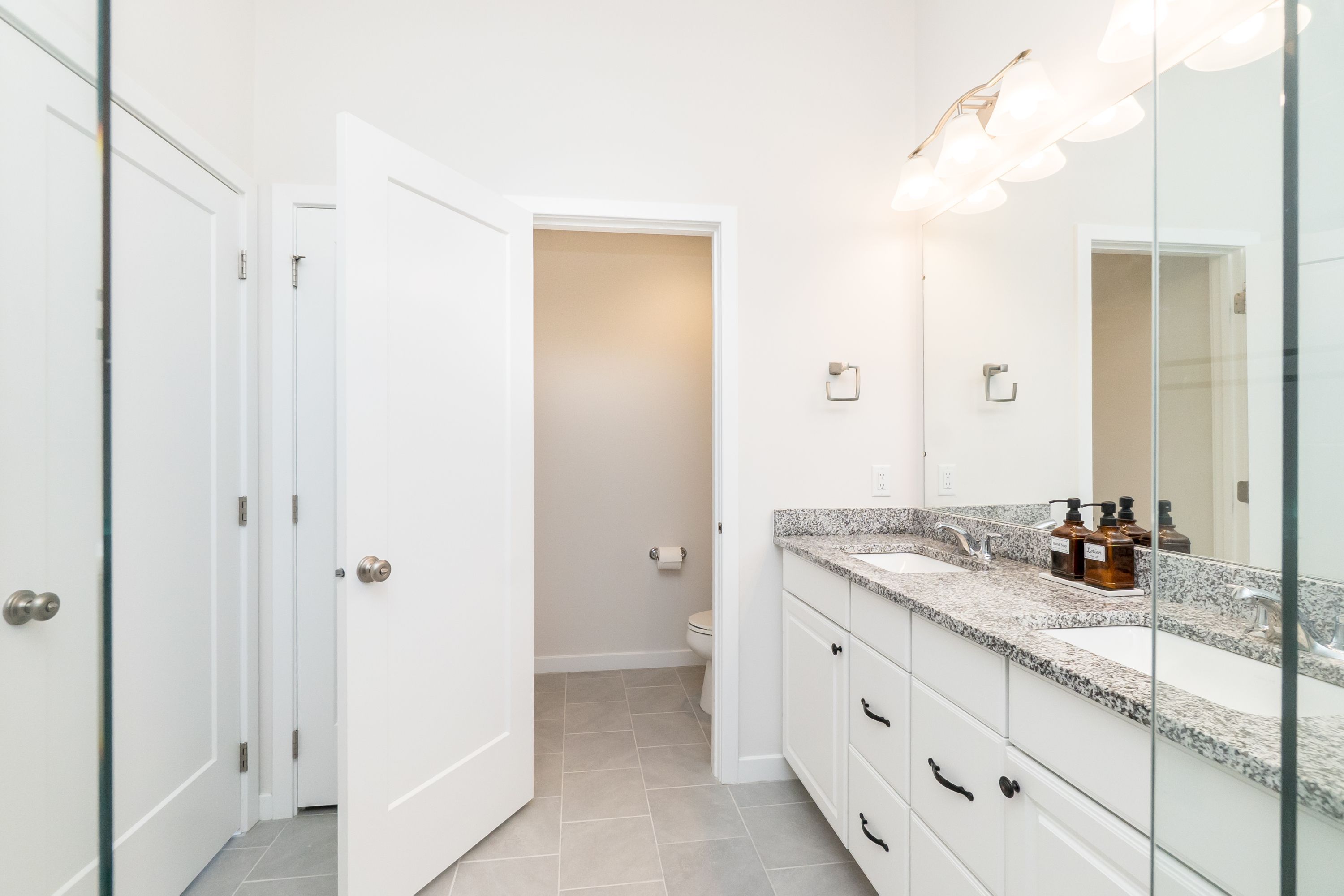 Ann Arbor, Michigan, 48105, United States, 4 Bedrooms Bedrooms, ,Residential,For Sale,1737854