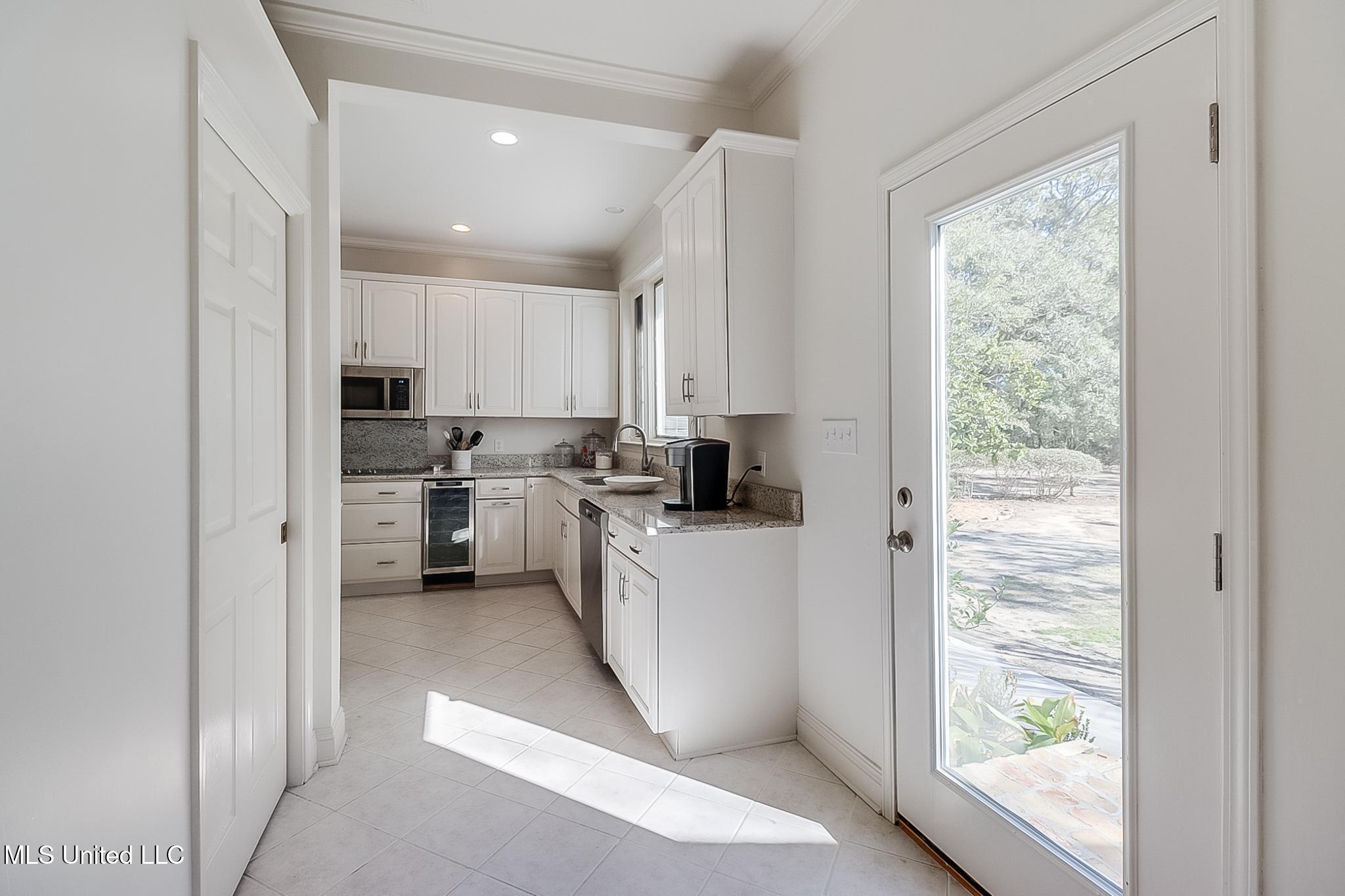 Pass Christian, Mississippi, 39571, United States, 3 Bedrooms Bedrooms, ,2 BathroomsBathrooms,Residential,For Sale,1987859