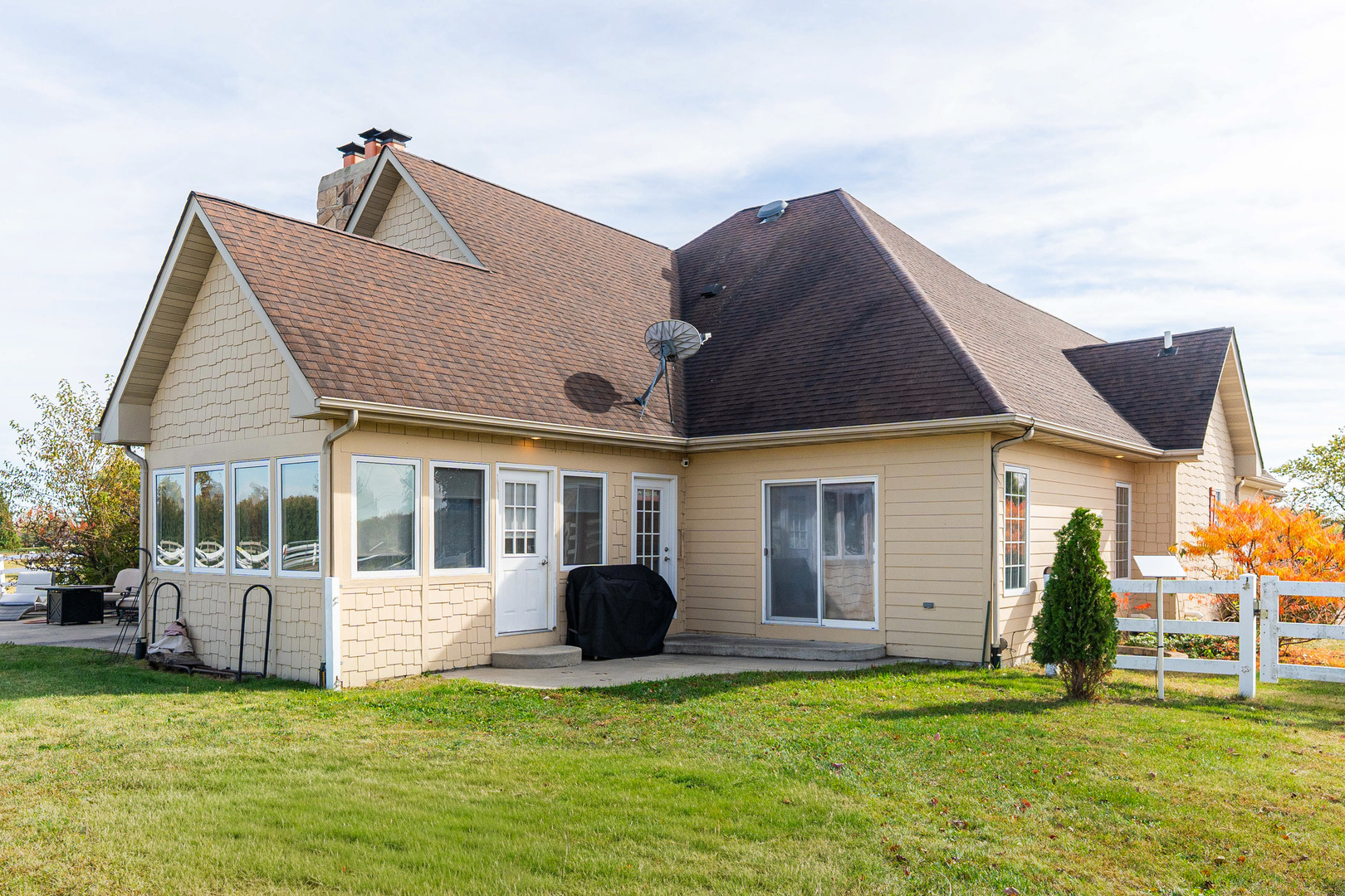 Sheridan, Illinois, 60551, United States, 3 Bedrooms Bedrooms, ,2 BathroomsBathrooms,Residential,For Sale,1994761