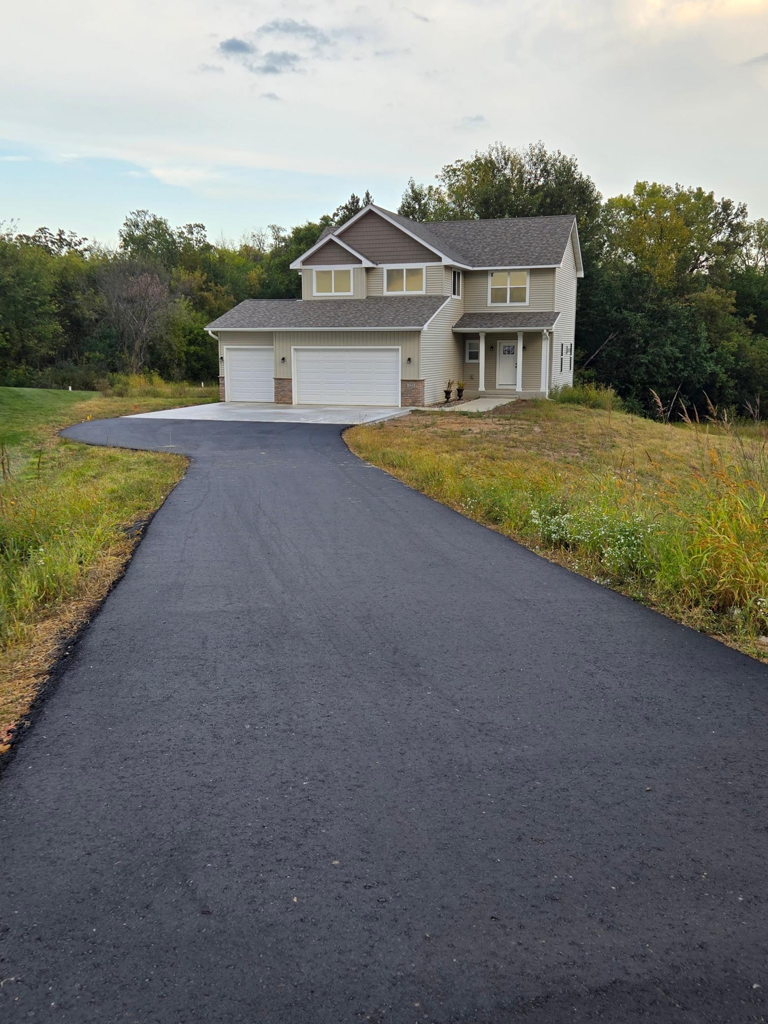 Hudson, Wisconsin, 54016, United States, 4 Bedrooms Bedrooms, ,3 BathroomsBathrooms,Residential,For Sale,1948487