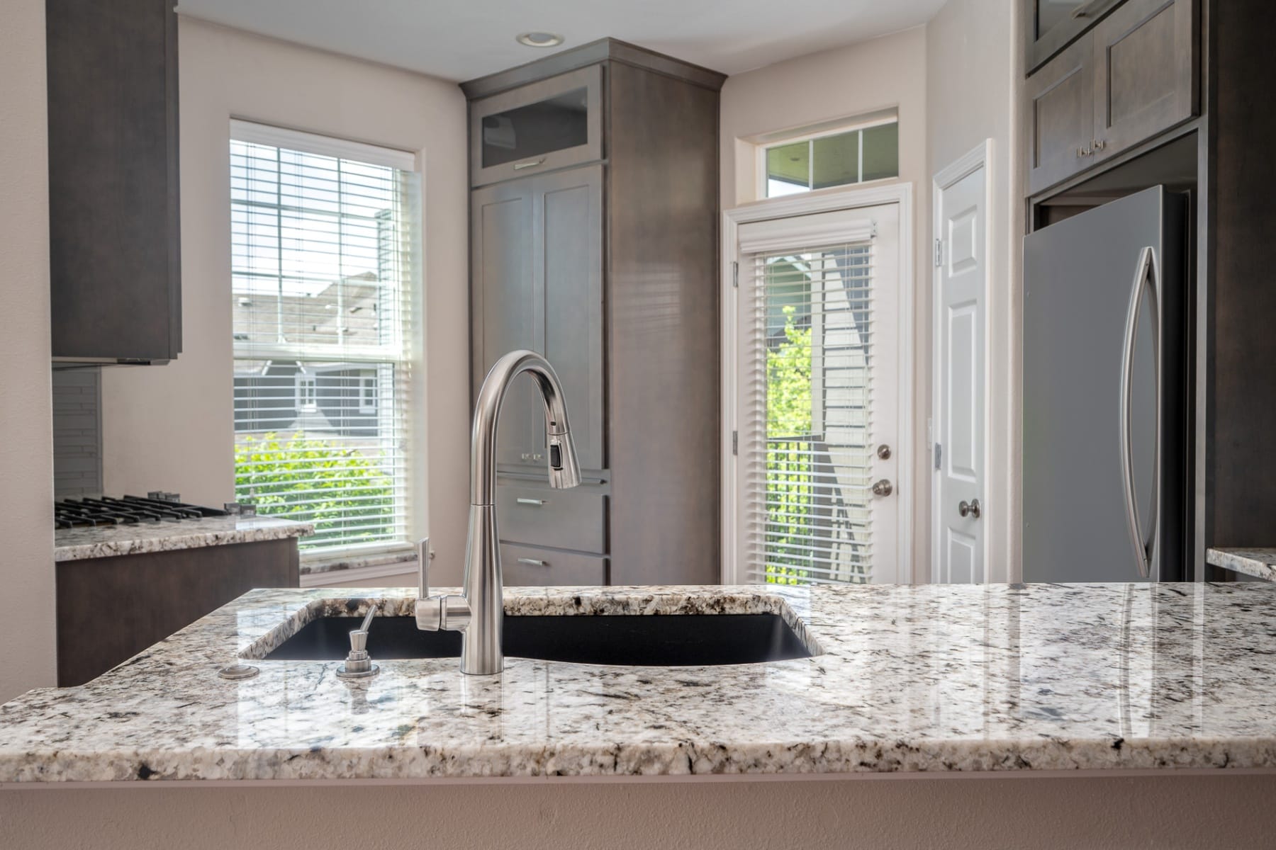  2395 SNOWBERRY RIDGE CT West Linn, OR 97068 - 物件實景