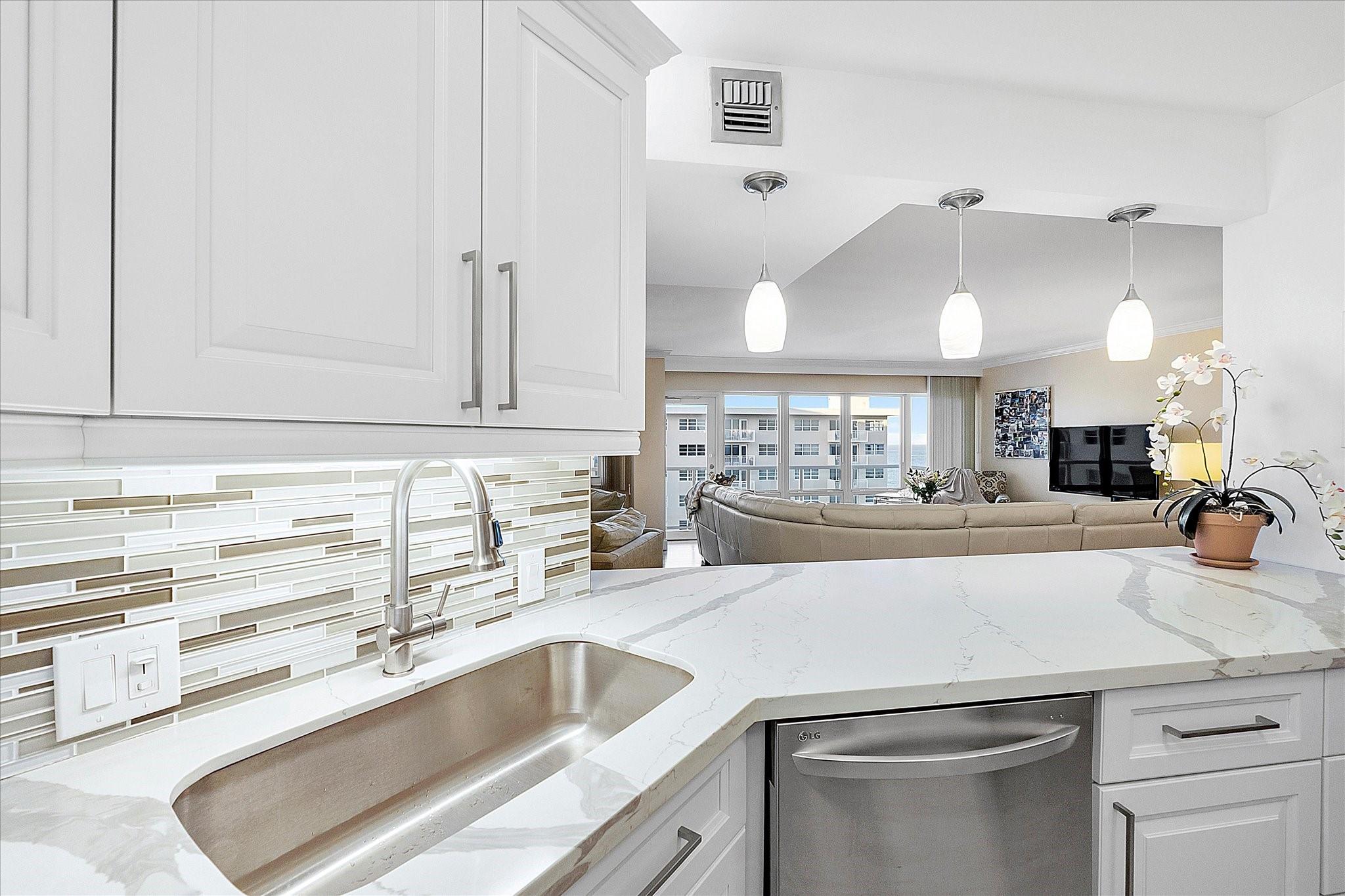 Pompano Beach, Florida, 33062, United States, 2 Bedrooms Bedrooms, ,2 BathroomsBathrooms,Residential,For Sale,1974558