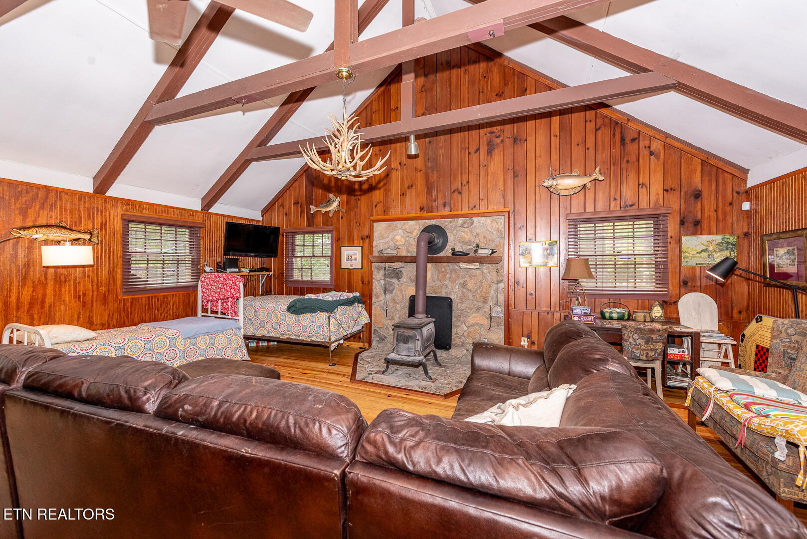 Townsend, Tennessee, 37882, United States, 1 Bedroom Bedrooms, ,1 BathroomBathrooms,Residential,For Sale,1973963