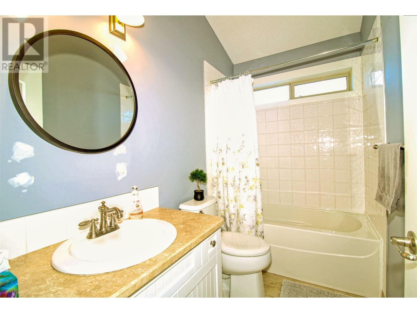 KELOWNA, British Columbia, V1Z 3R8, CA, 3 Bedrooms Bedrooms, ,2 BathroomsBathrooms,Residential,For Sale,1836917