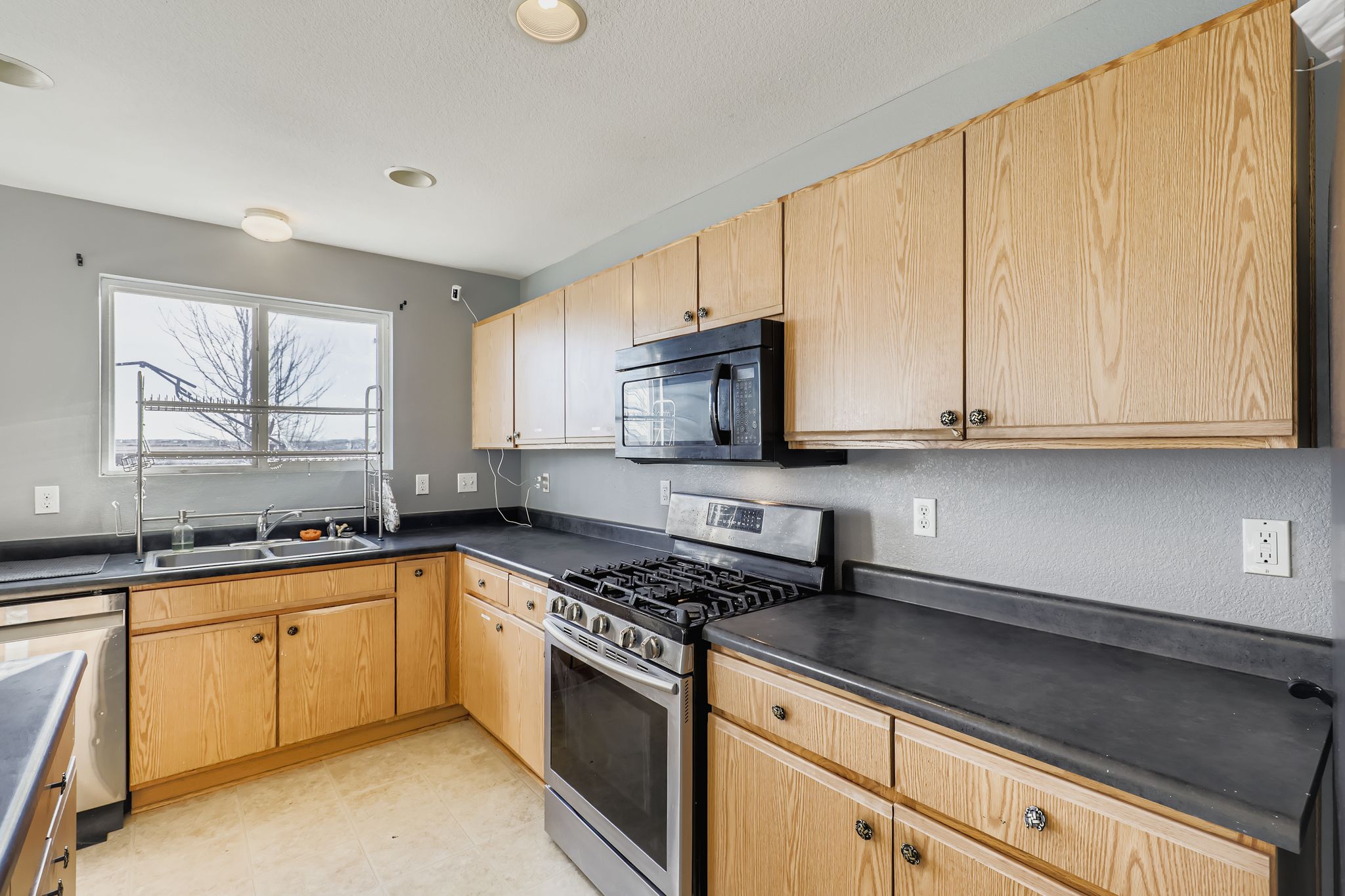 Denver, Colorado, 80239, United States, 4 Bedrooms Bedrooms, ,3 BathroomsBathrooms,Residential,For Sale,2010016