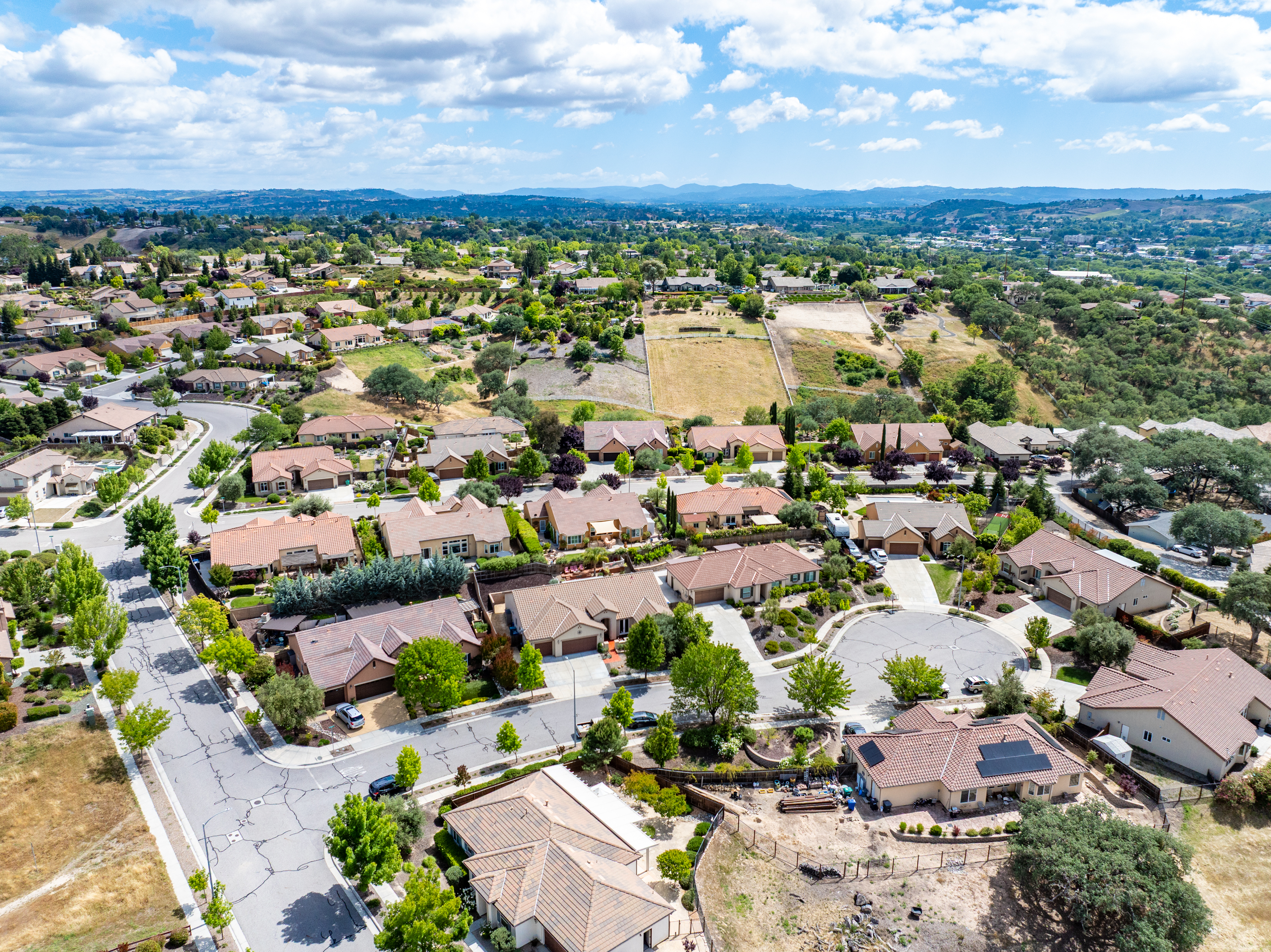  Timeless Living in Vintage at Montebello Oaks - 物件實景