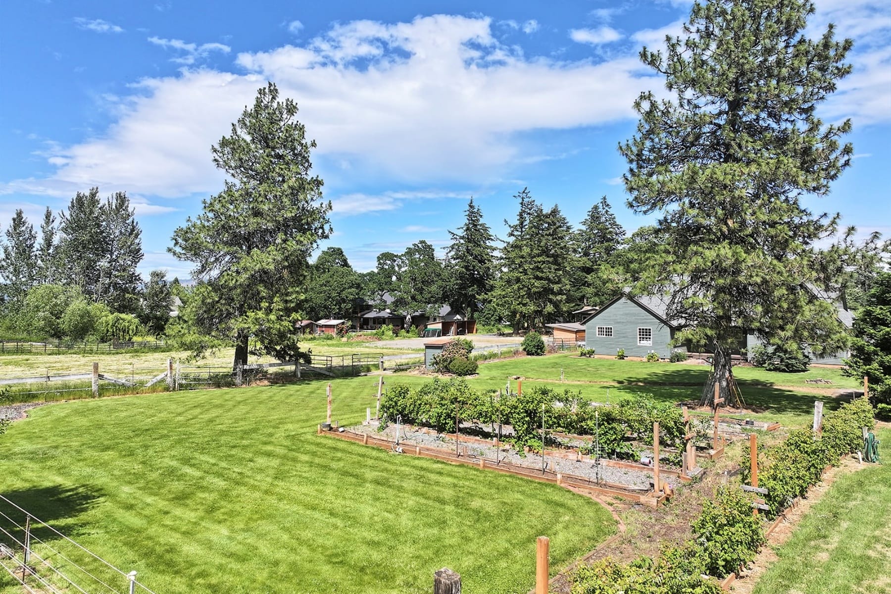  1400 ROCKFORD RD Hood River, OR 97031 - 物件實景