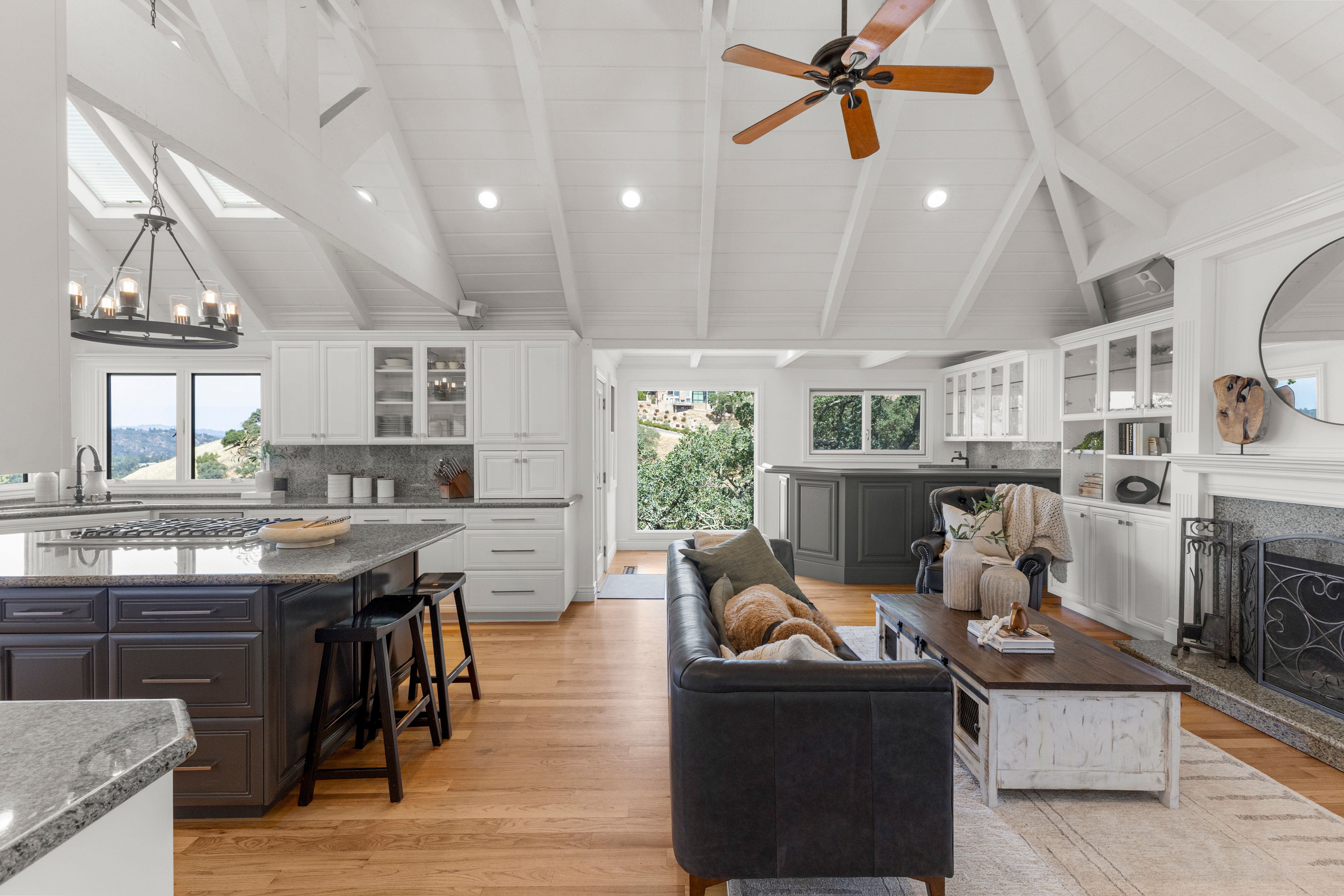  Sweeping Fairway Views Meet Rare Outdoor Living - 物件實景