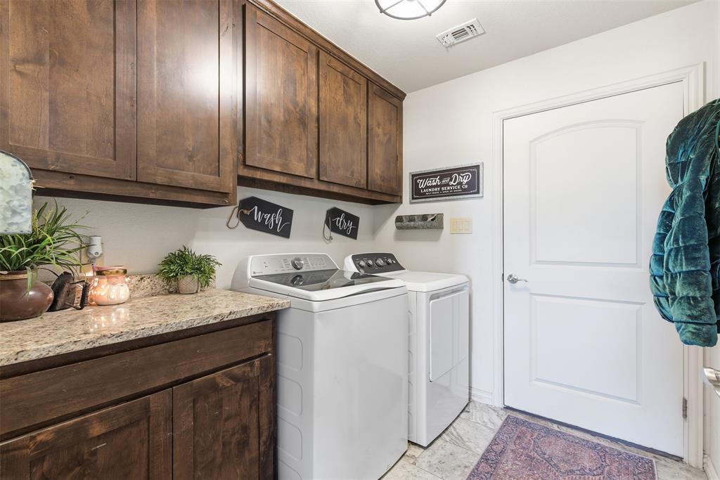 Grandview, Texas, 76050, United States, 4 Bedrooms Bedrooms, ,3 BathroomsBathrooms,Residential,For Sale,1991534