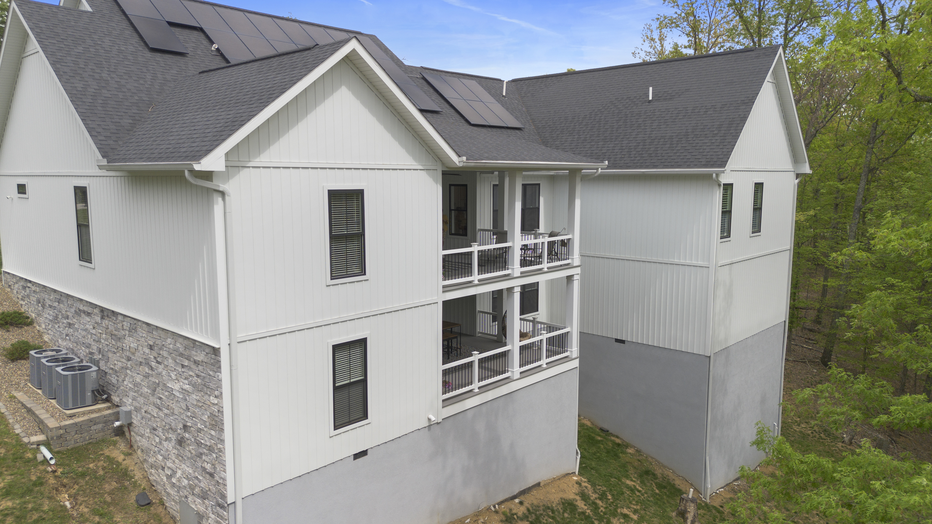 Huntington, West Virginia, 25701, United States, 6 Bedrooms Bedrooms, ,6 BathroomsBathrooms,Residential,For Sale,1977823