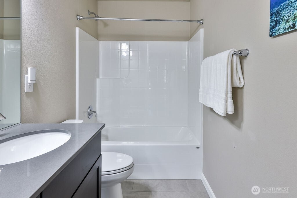Black Diamond, Washington, 98010, United States, 4 Bedrooms Bedrooms, ,3 BathroomsBathrooms,Residential,For Sale,1777574