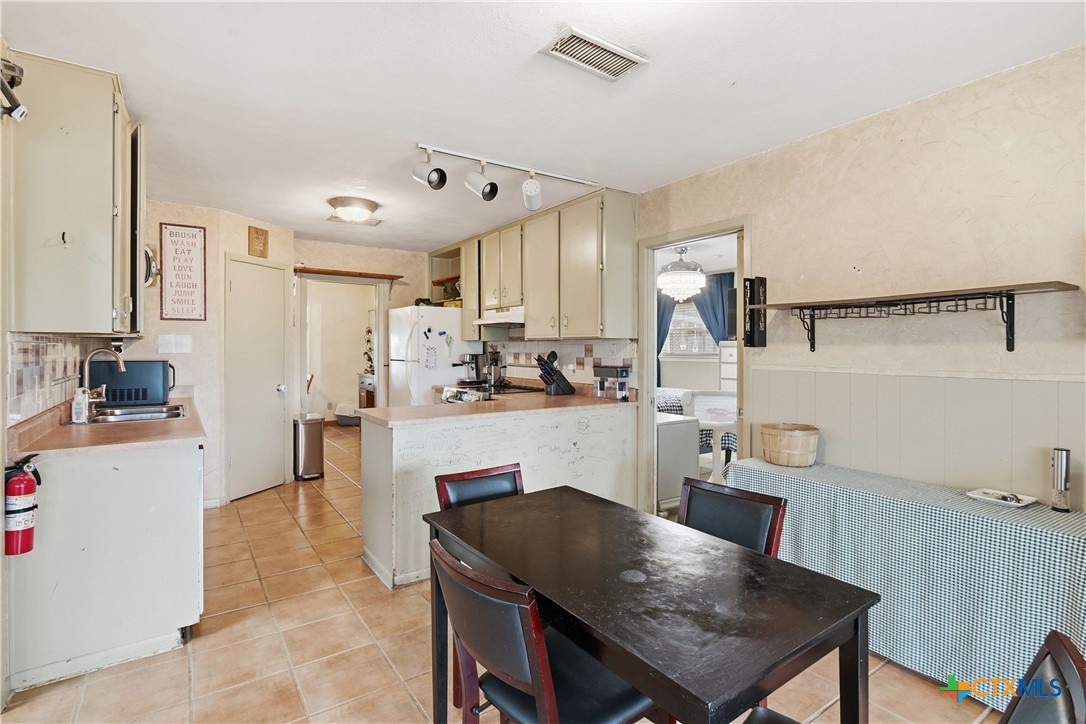 New Braunfels, Texas, 78130, United States, 3 Bedrooms Bedrooms, ,2 BathroomsBathrooms,Residential,For Sale,2049133