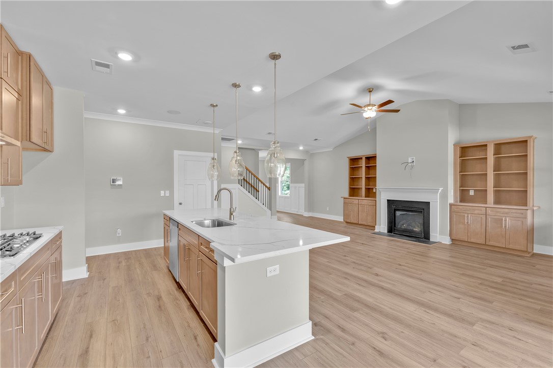 Seneca, South Carolina, 29678, United States, 4 Bedrooms Bedrooms, ,3 BathroomsBathrooms,Residential,For Sale,1900904