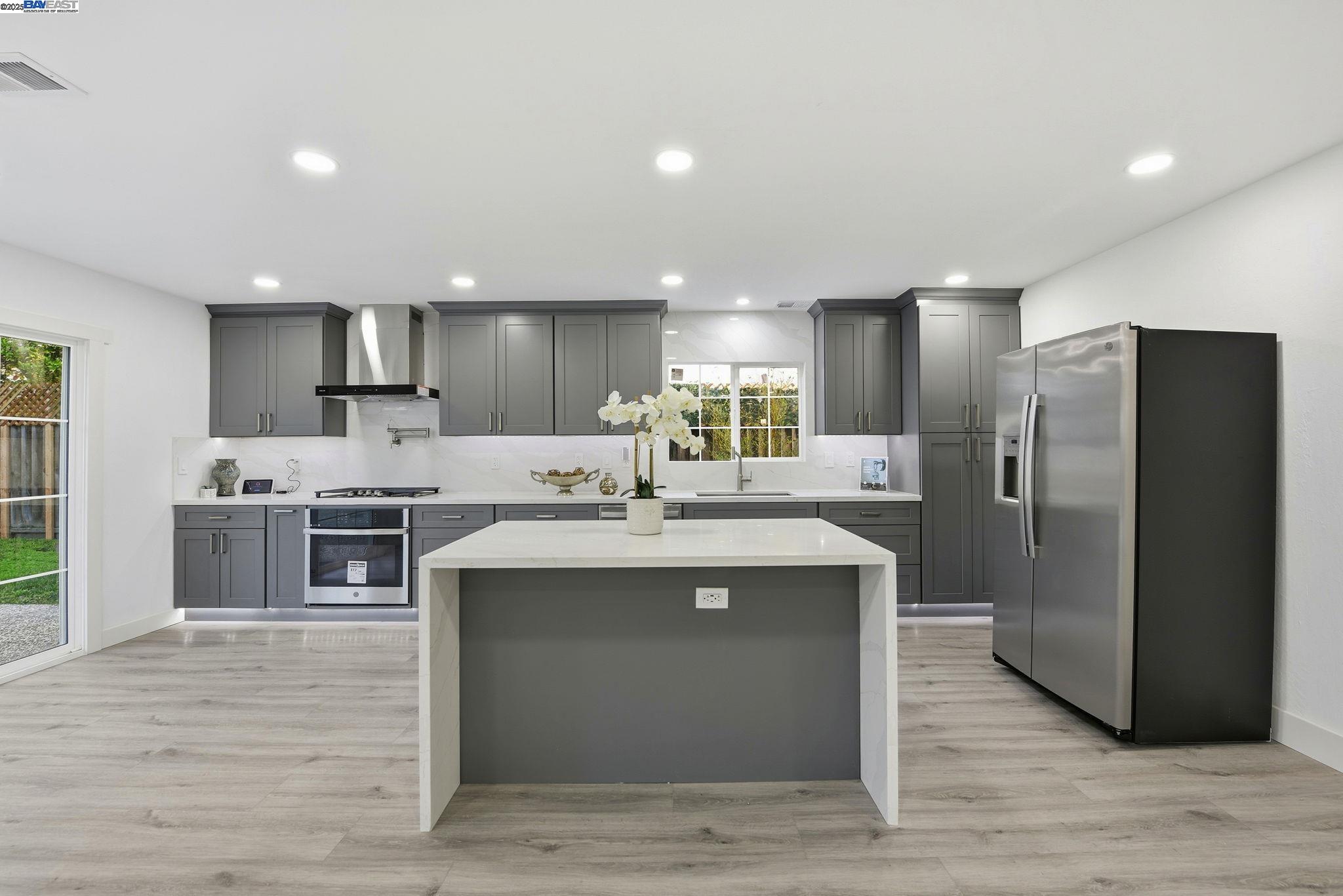 Union City, California, 94587, United States, 3 Bedrooms Bedrooms, ,2 BathroomsBathrooms,Residential,For Sale,2002986