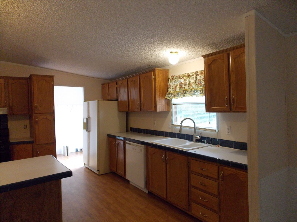 Kennedale, Texas, 76060, United States, 3 Bedrooms Bedrooms, ,2 BathroomsBathrooms,Residential,For Sale,2003458