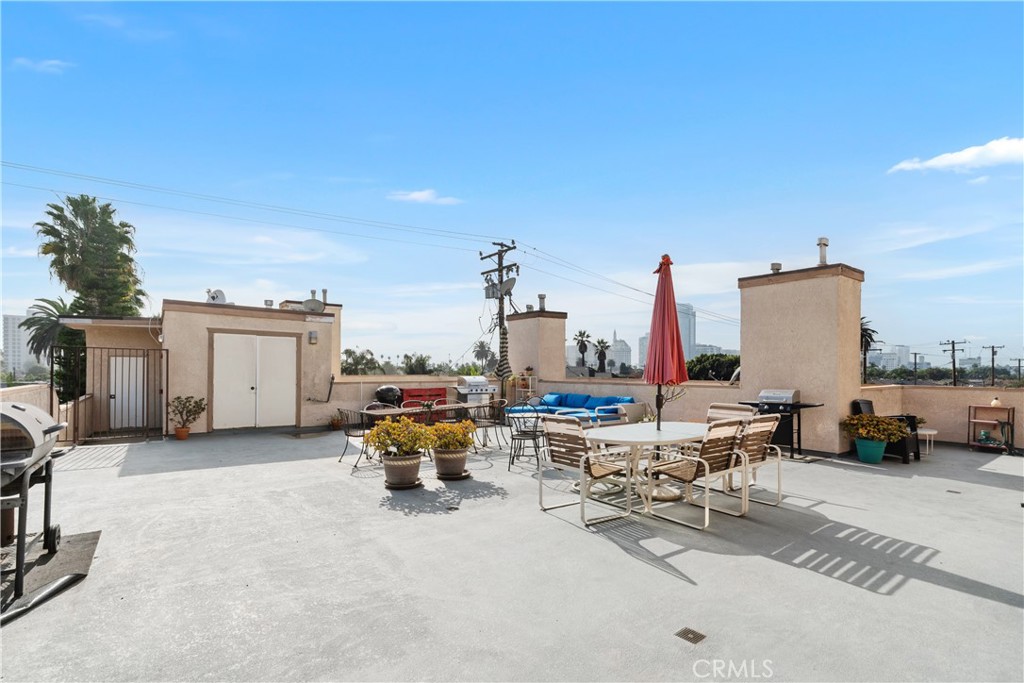 Long Beach, California, 90802, United States, 2 Bedrooms Bedrooms, ,2 BathroomsBathrooms,Residential,For Sale,1991408