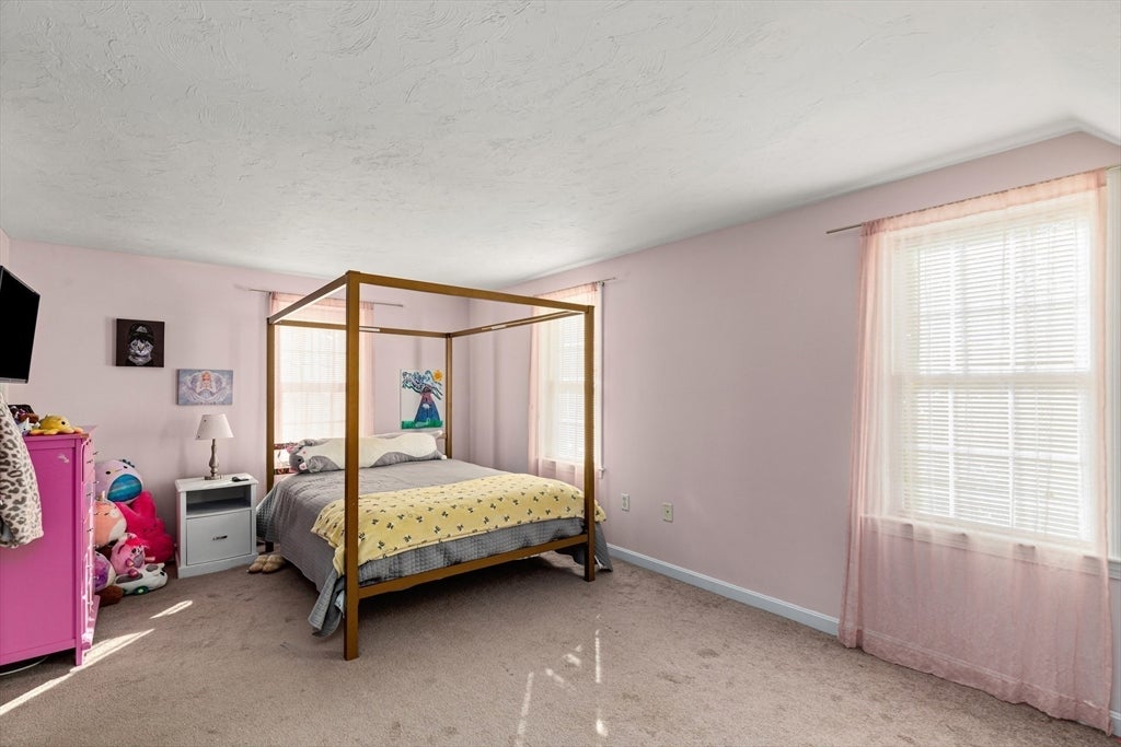 Carver, Massachusetts, 02330, United States, 2 Bedrooms Bedrooms, ,2 BathroomsBathrooms,Residential,For Sale,1983292